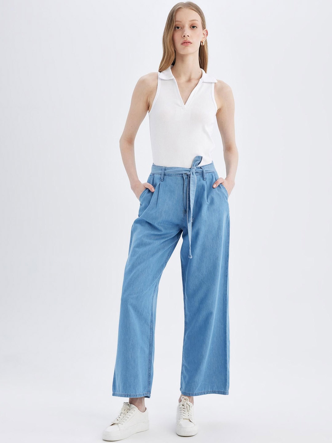 

DeFacto Women Regular Fit Mid-Rise Trousers, Blue