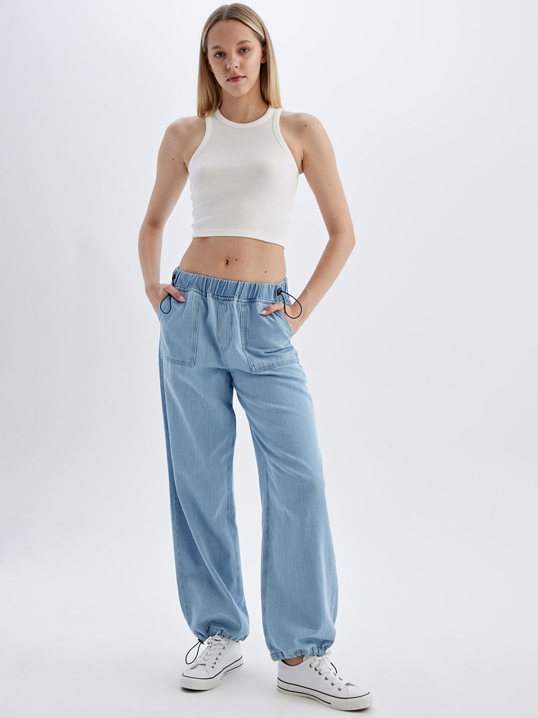 

DeFacto Women Joggers Trousers, Na