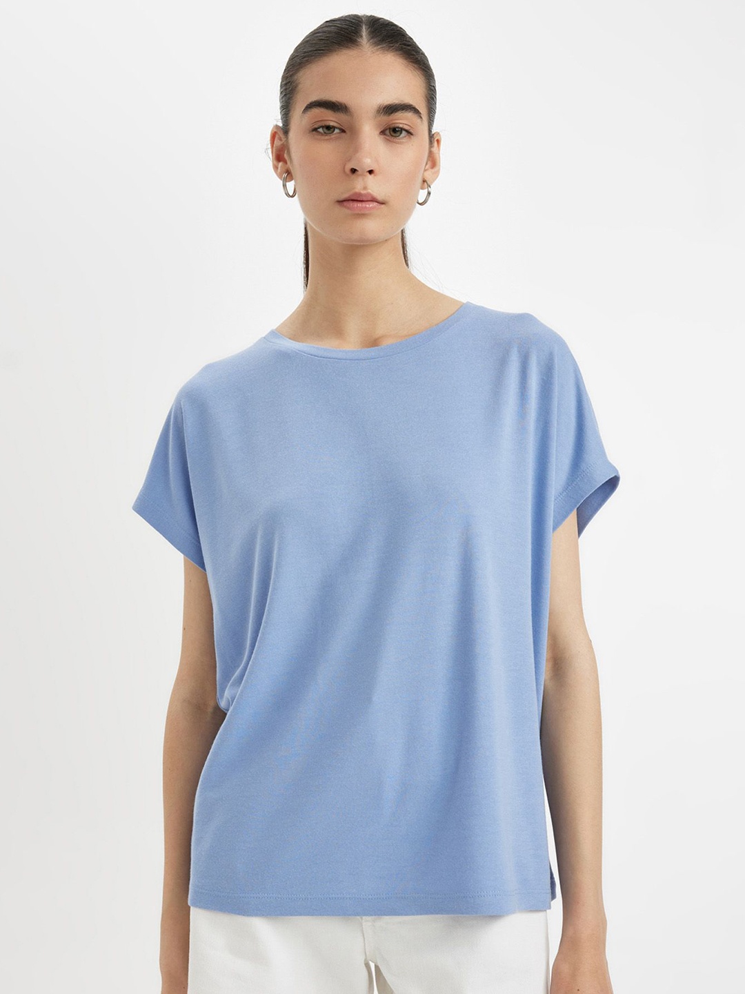 

DeFacto Women Solid Extended Sleeves Round Neck T-shirt, Na