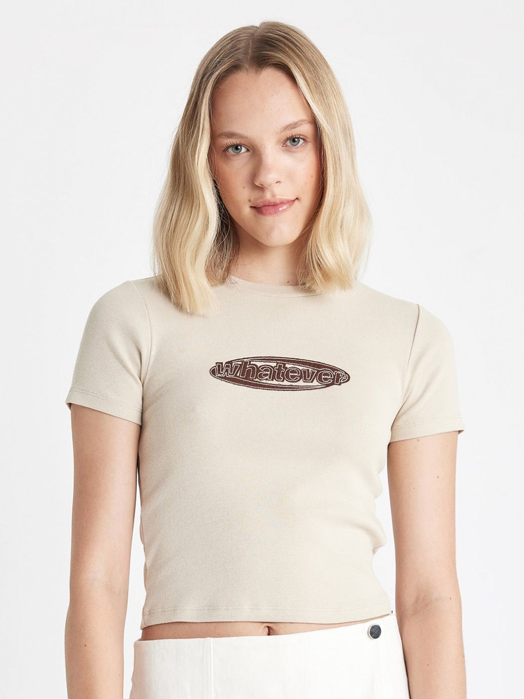 

DeFacto Women Solid Crop T-shirt, Beige