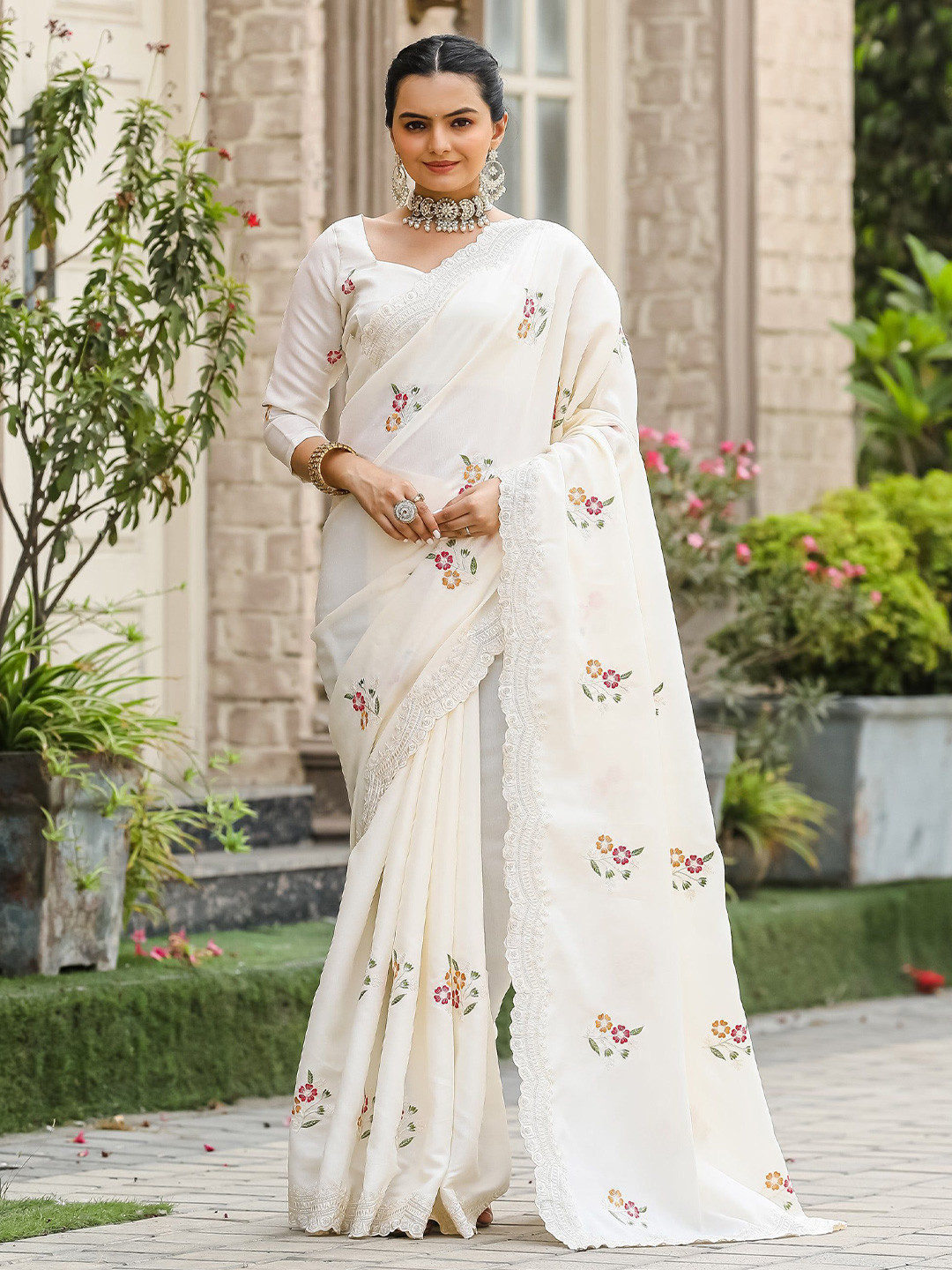 

MySilkLove Floral Embroidered Saree, White