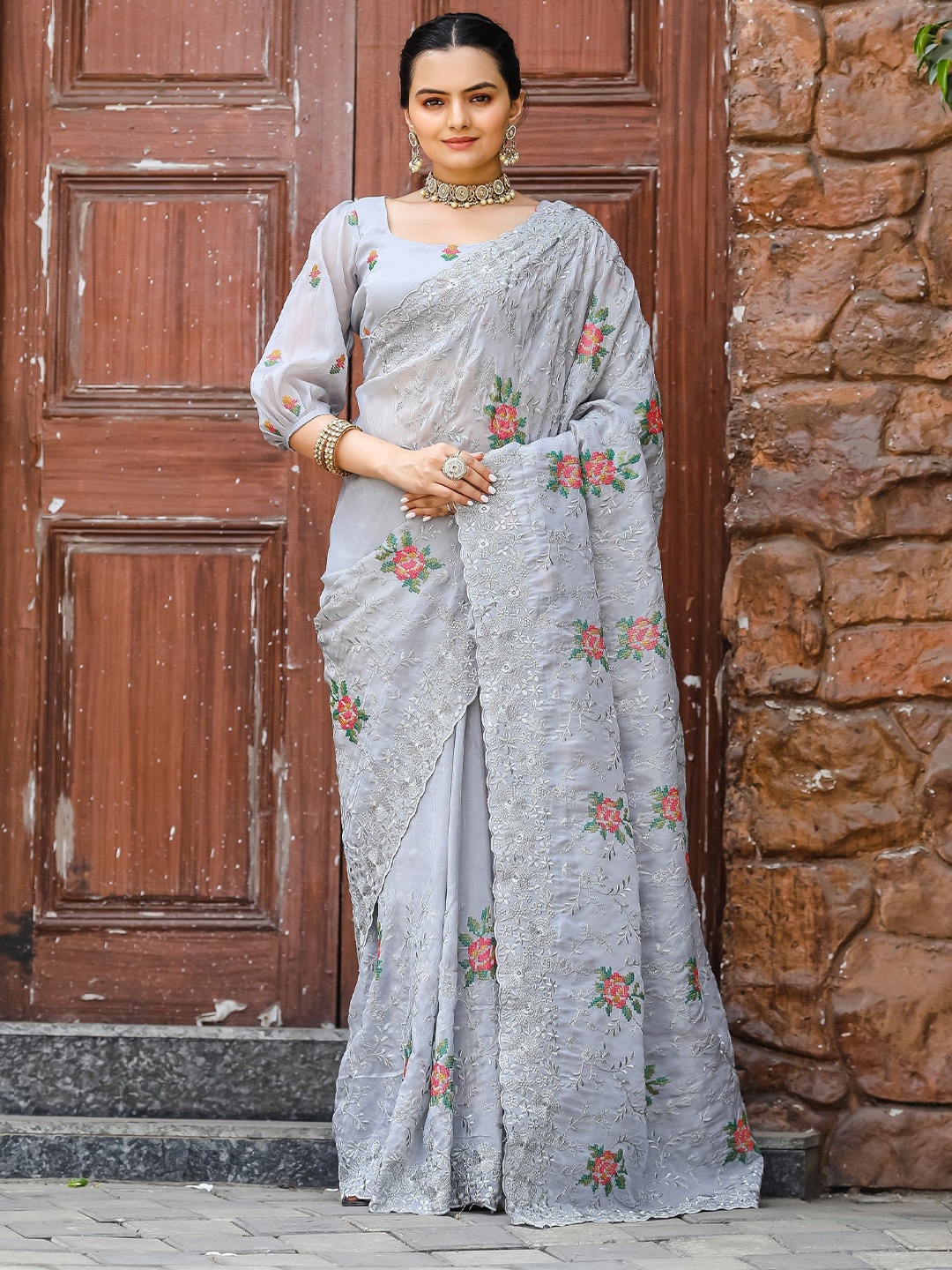 

MySilkLove Ethnic Motifs Embroidered Pure Chiffon Saree, Grey