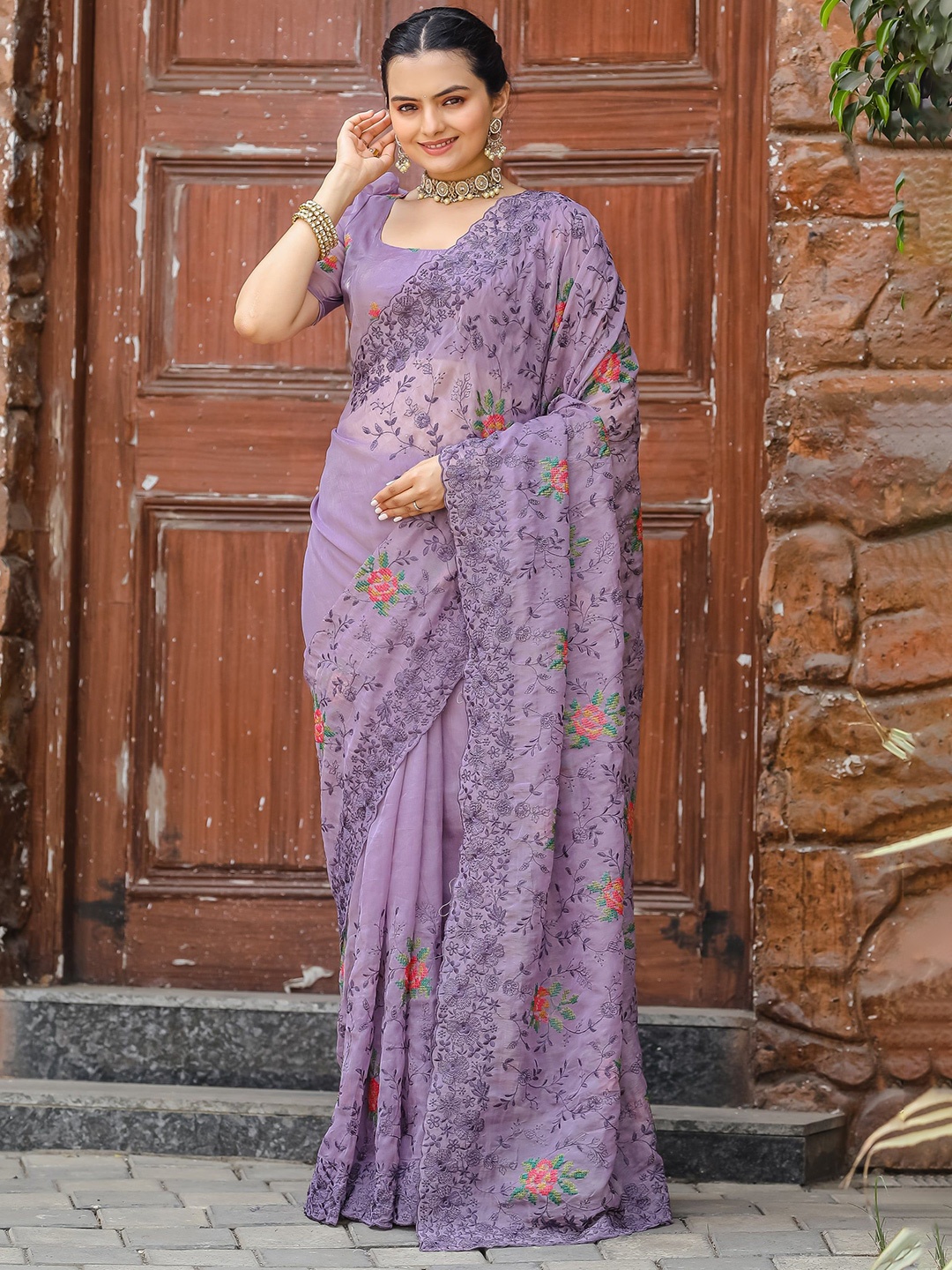 

MySilkLove Embellished Embroidered Pure Chiffon Saree, Purple