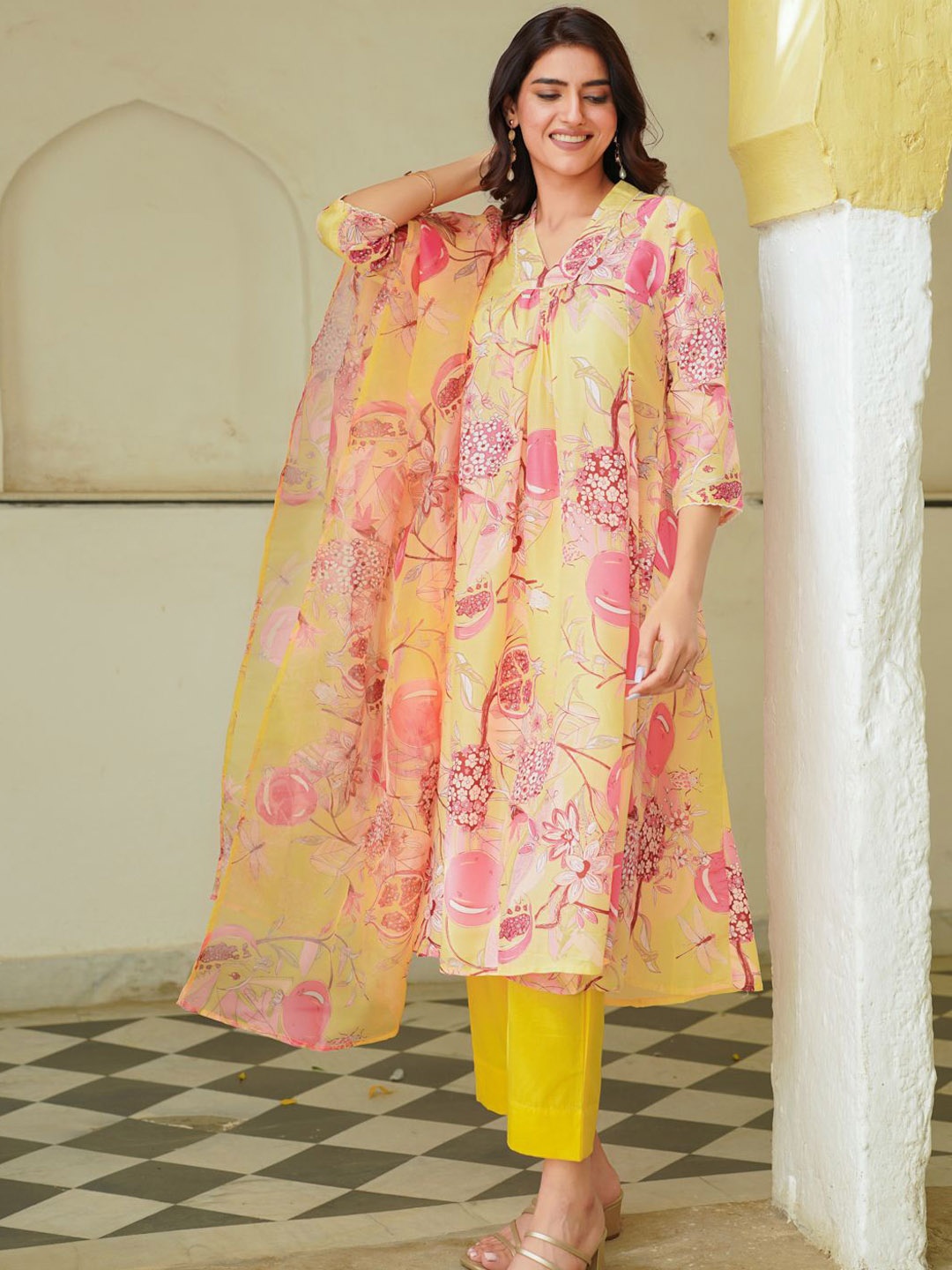 

Ambraee Floral Printed A-Line Empire Kurta with Trousers & Dupatta, Yellow