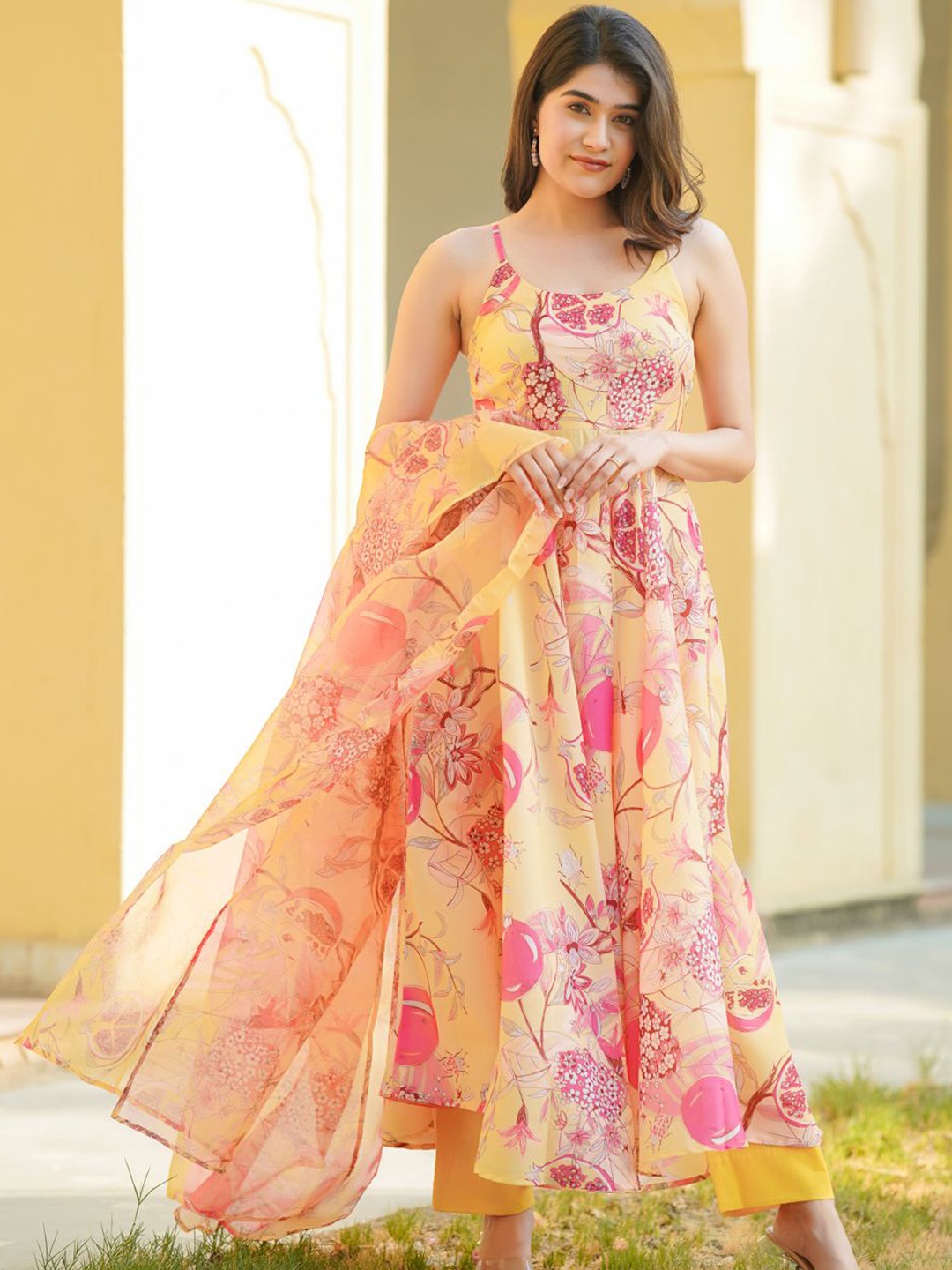 

Ambraee Floral Printed Kurta with Trousers & Dupatta, Yellow