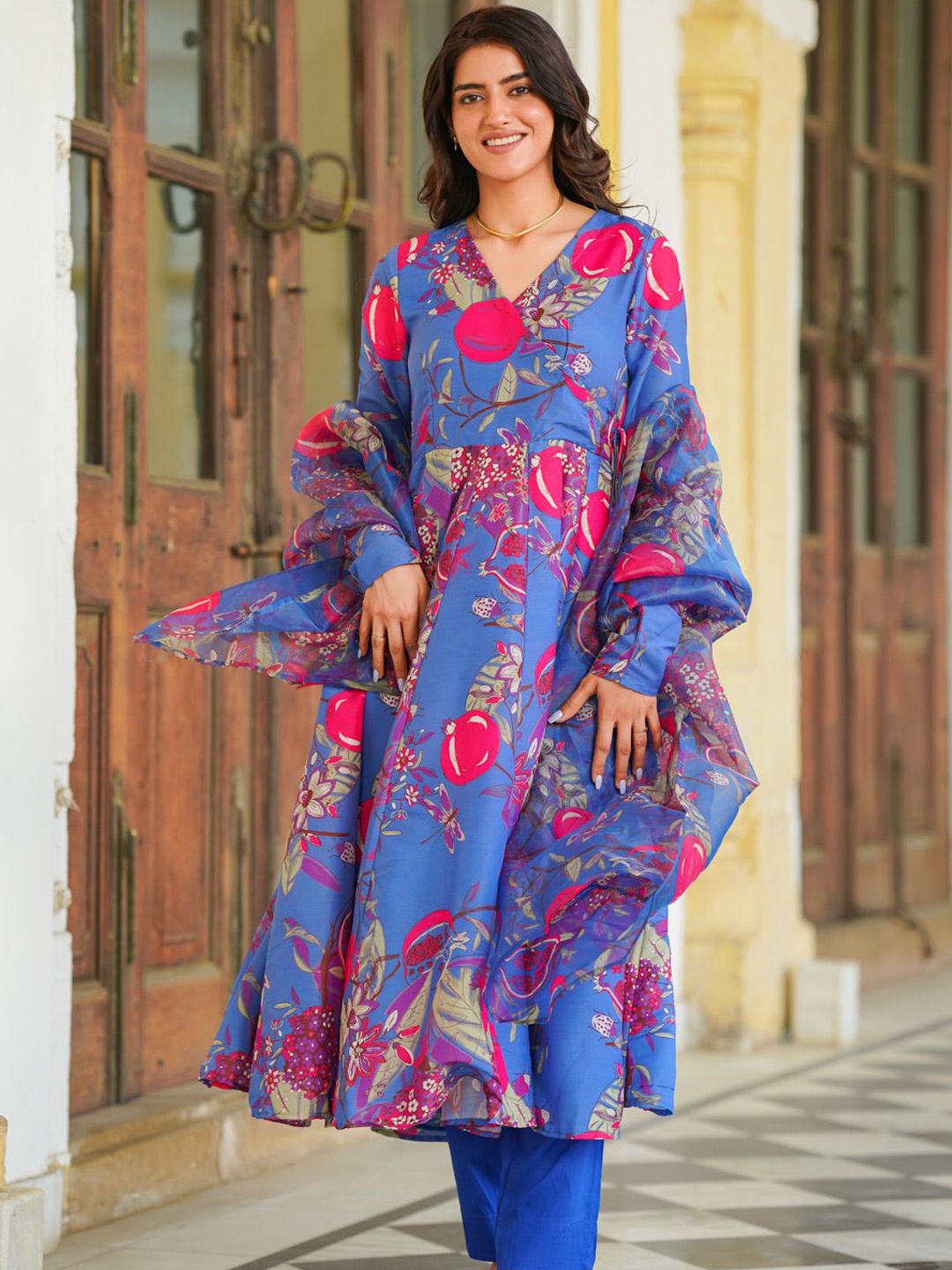 

Ambraee Floral Printed Kurta with Trousers & Dupatta, Blue