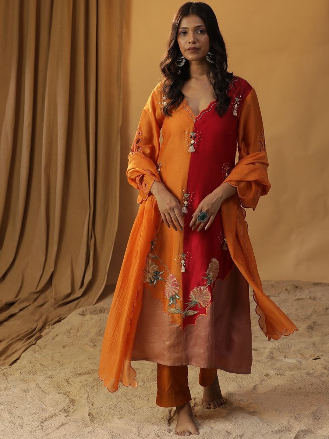 

ARPITA SULAKSHANA Ethnic Motifs Embroidered A Line Kurta & Trousers With Dupatta, Orange