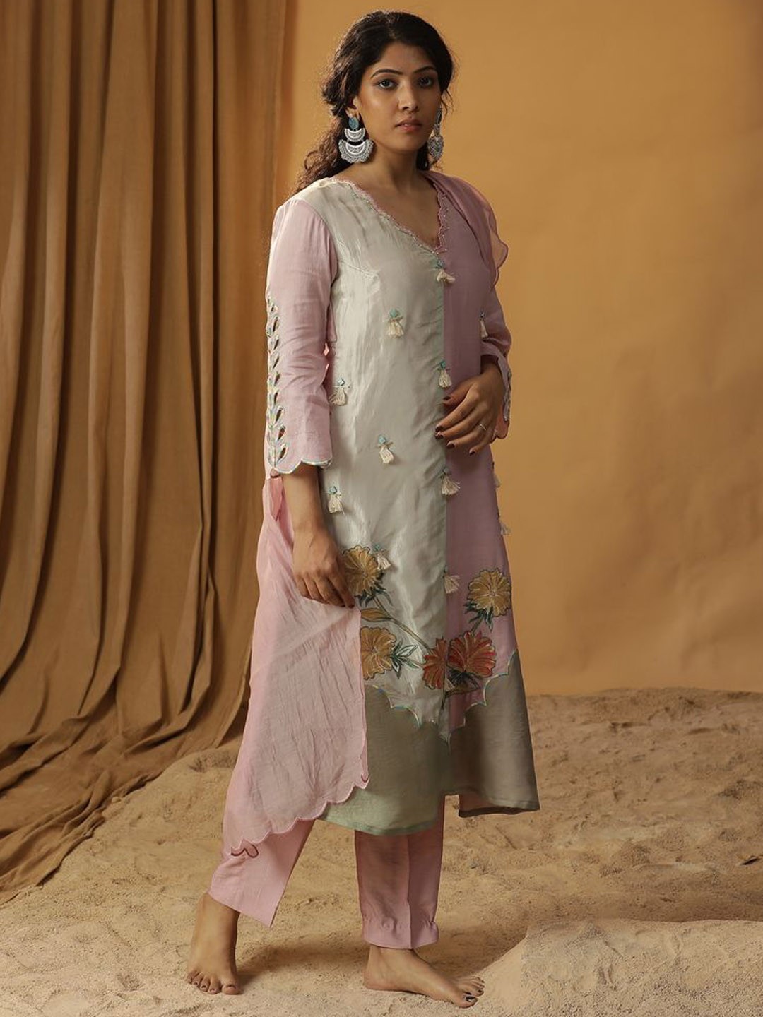 

ARPITA SULAKSHANA Ethnic Motifs Embroidered Chanderi Silk A-Line Kurta Trousers & Dupatta, Pink