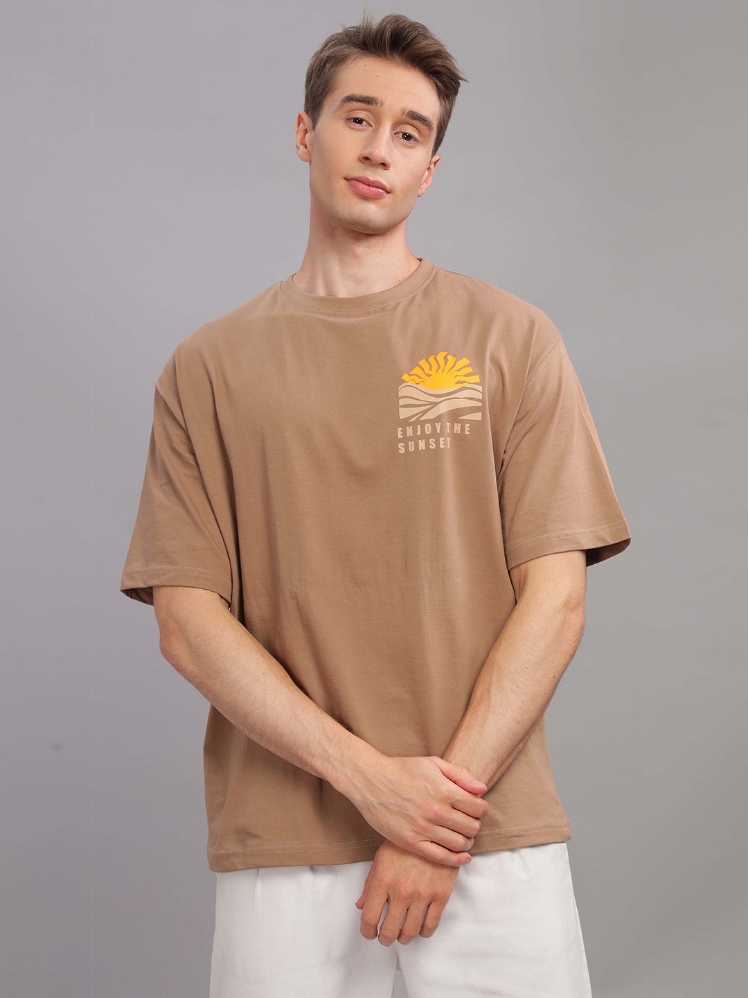 

TOMHIDDLE Men Cotton Drop-Shoulder Sleeves Printed T-shirt, Brown