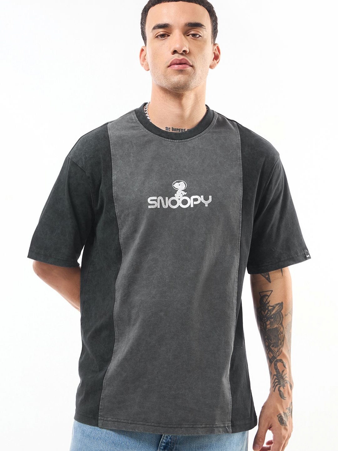 

Bewakoof Men Official Peanuts Grey Snoopy Cut & Sew Oversized Cotton Acid Wash T-shirt