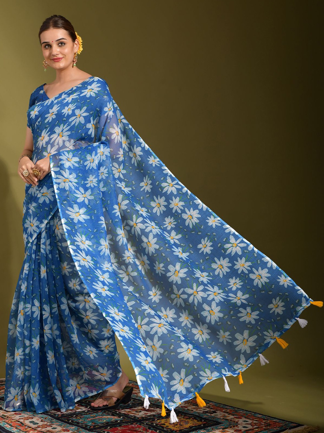 

CANIZZARO Pure Linen Floral Tassel Saree, Blue