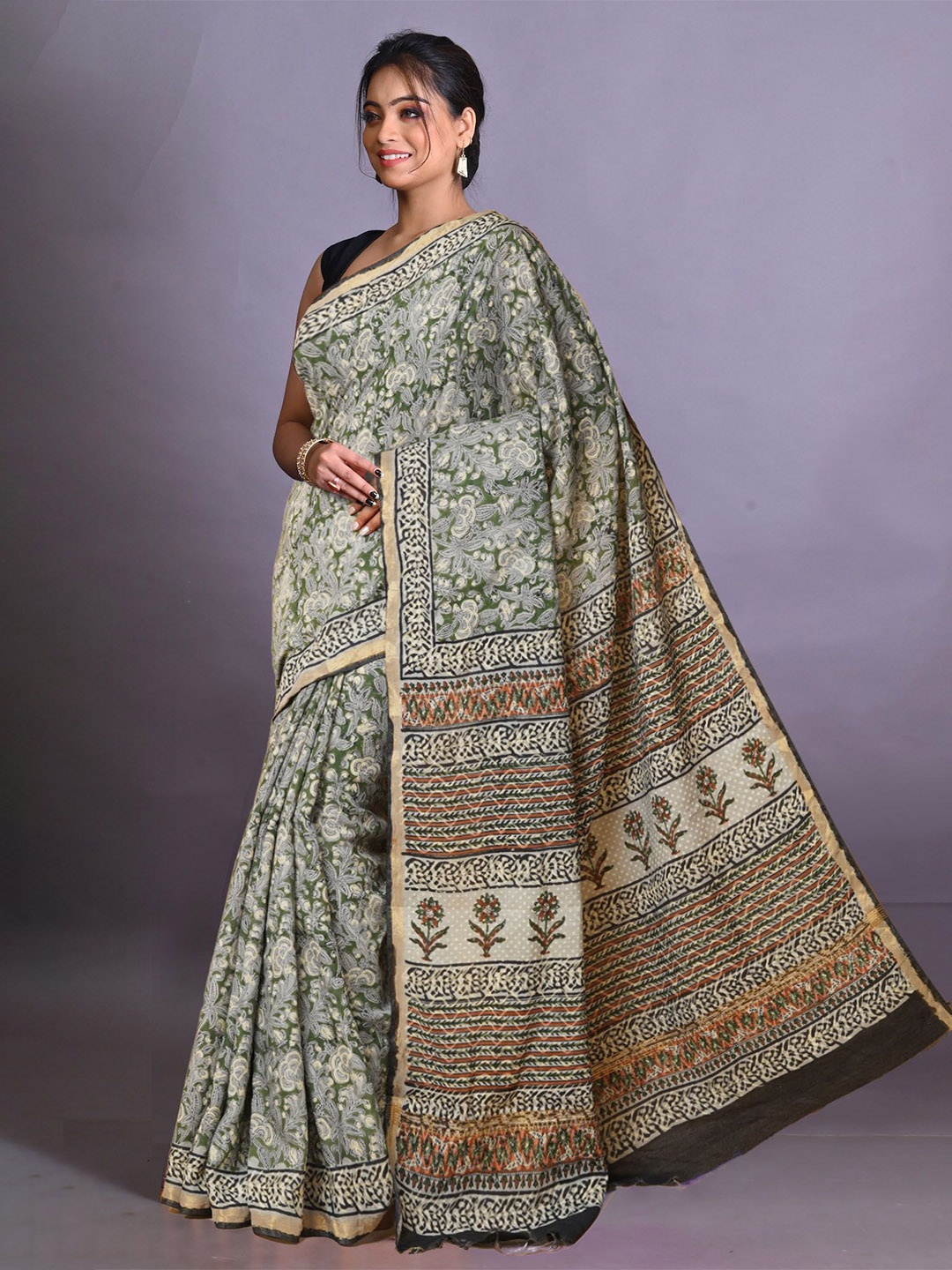 

Unnati Silks Ethnic Motif Zari Woven Handloom Bagru Saree, Green