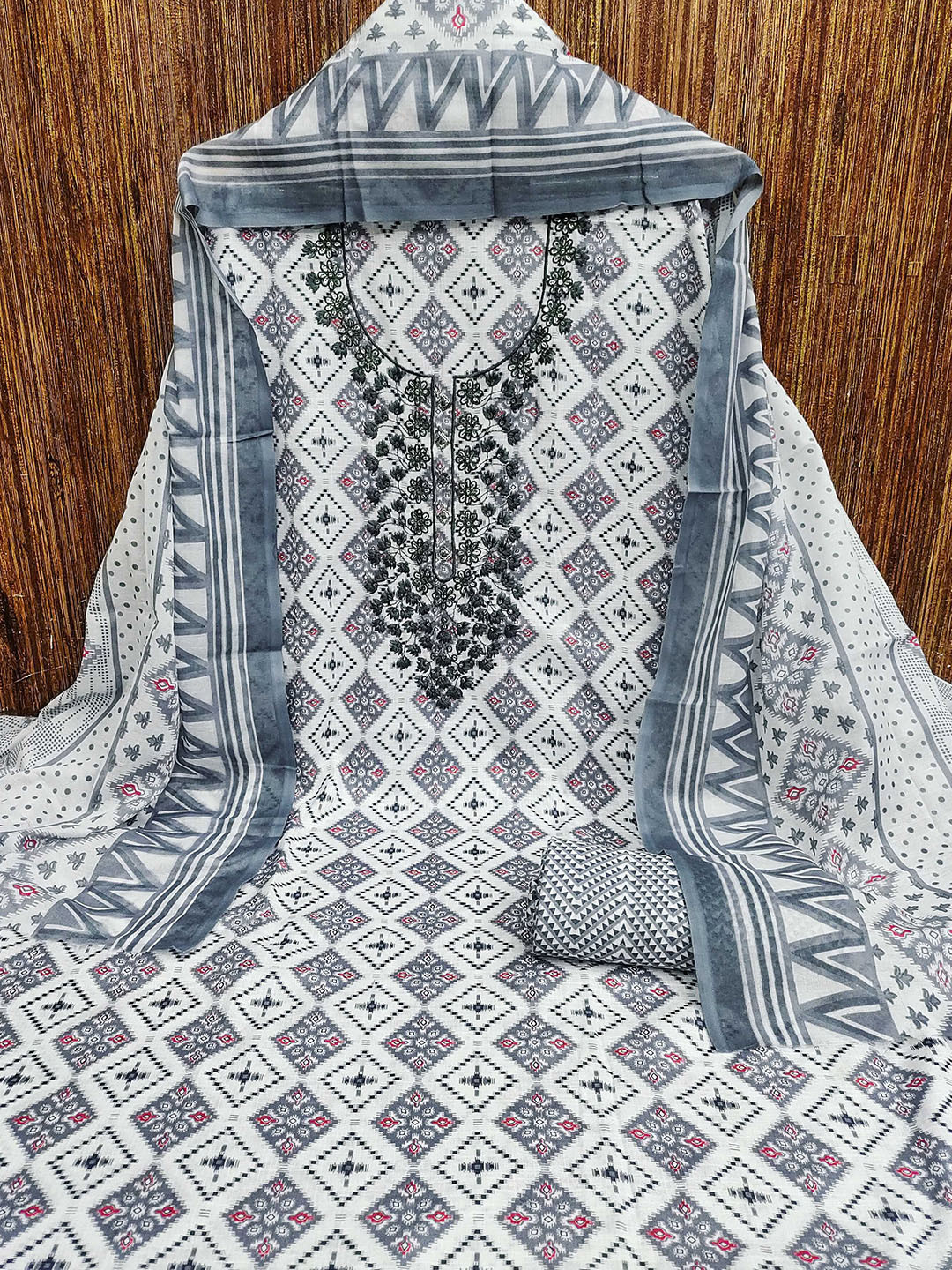 

MANVAA Geometric Printed Sequinned Unstitched Dress Material, Grey