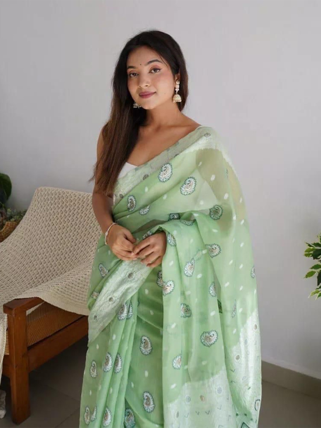 

revika Woven Design Kanjeevaram Saree, Green