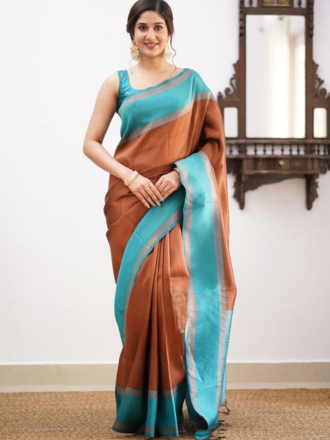 

revika Woven Design Zari Pure Silk Kanjeevaram Saree, Cream