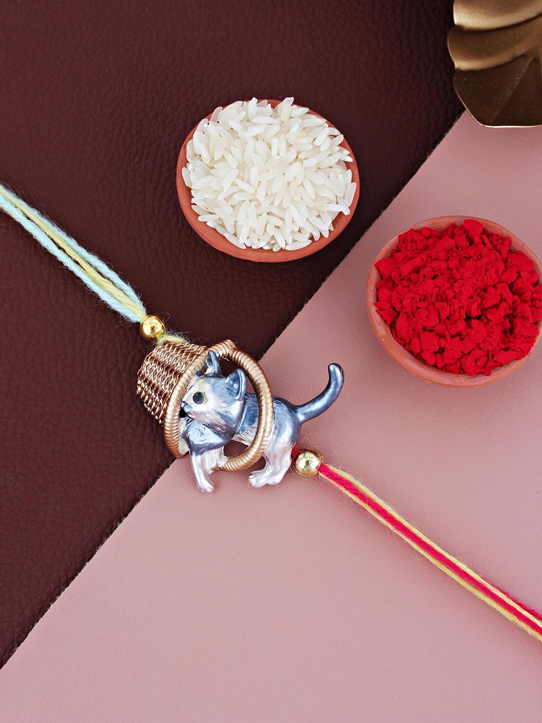 

LUCKY JEWELLERY Boys Kitty Thread Rakhi, Blue