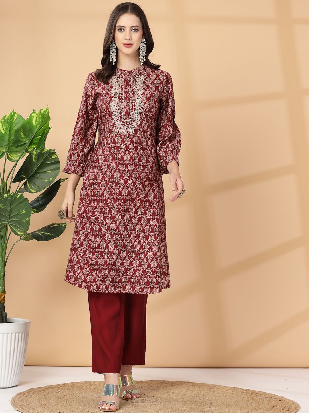 

Nayam By Lakshita Ethnic Motifs Printed Straight Kurta with Trousers, Maroon