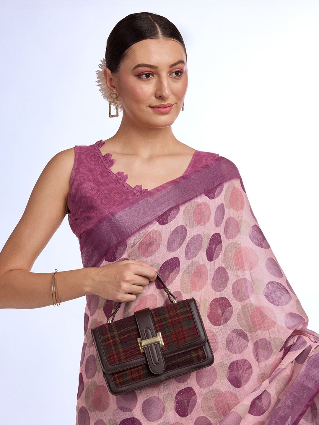 

Mitera Geometric Zari Woven Tassel Saree with Blouse, Burgundy