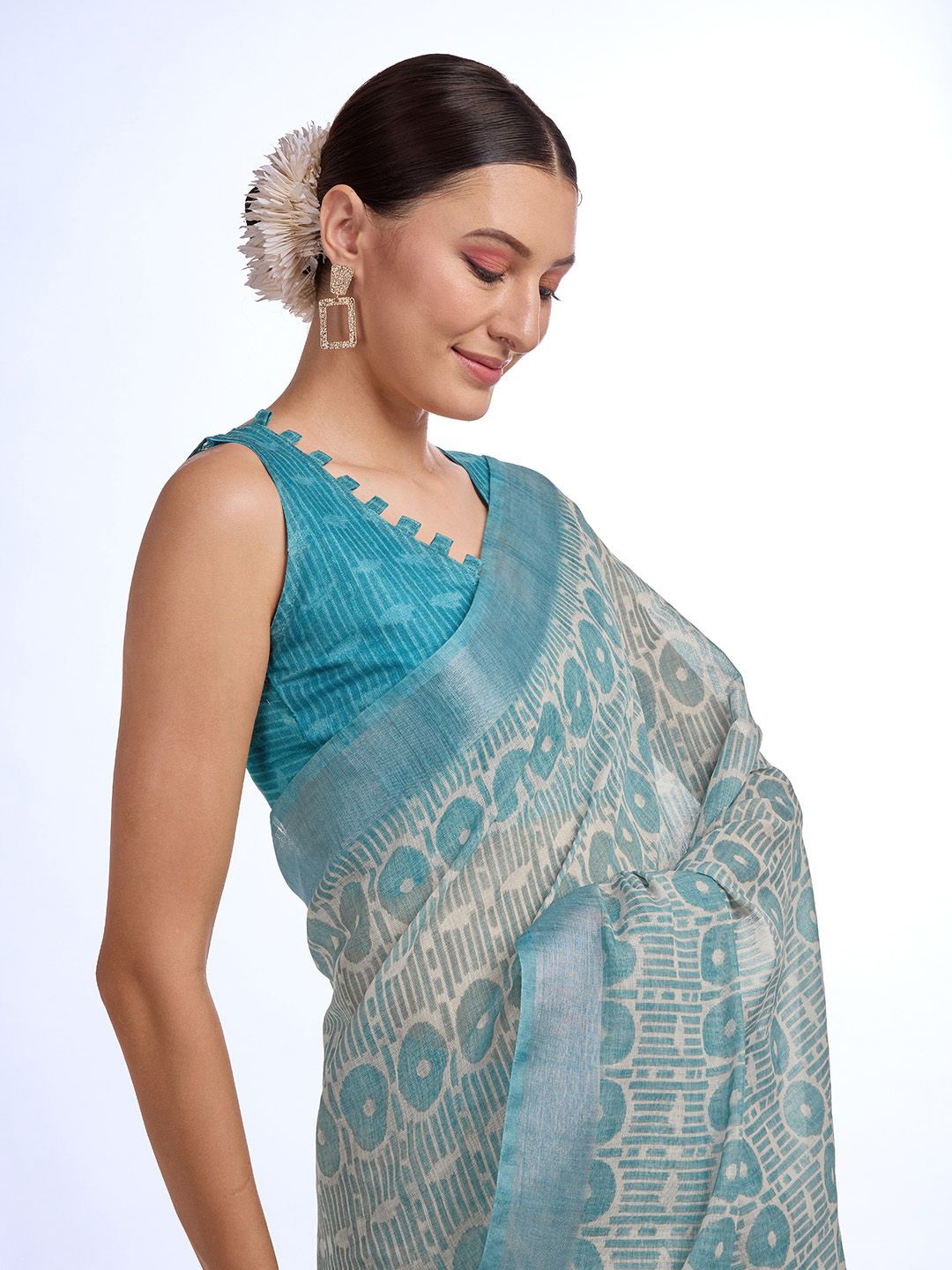 

Mitera Zari Woven Abstract Saree, Blue