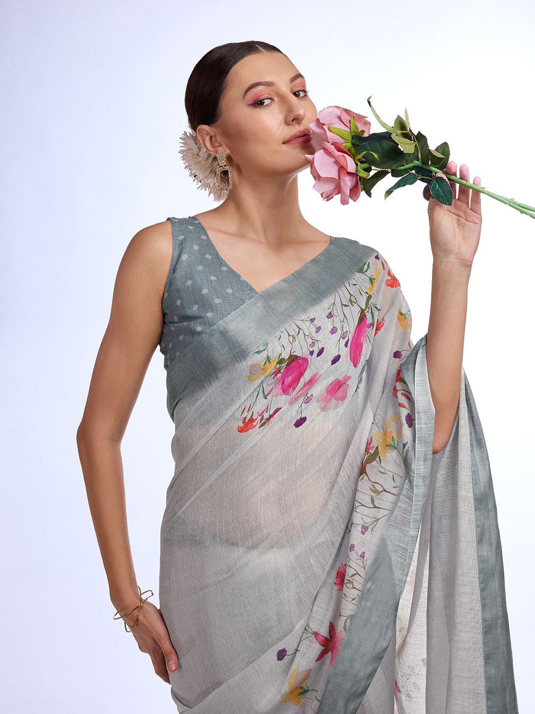 

Mitera Floral Zari Saree, Grey