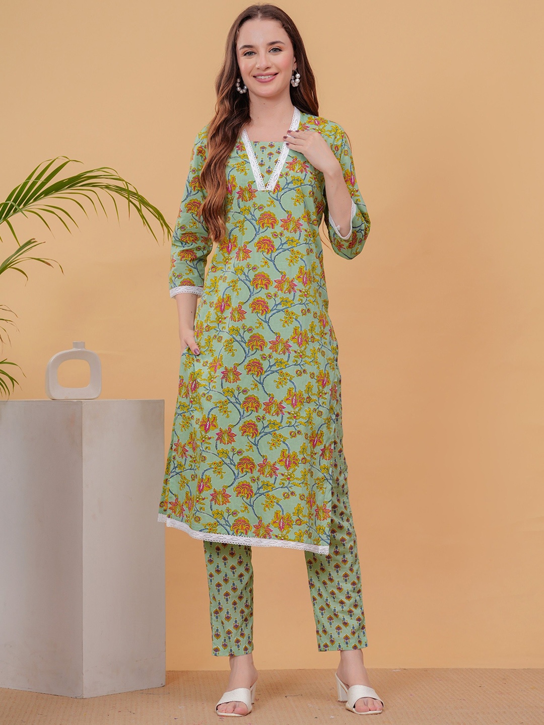 

KALINI Floral Printed Pure Cotton Straight Kurta With Harem Pants, Green
