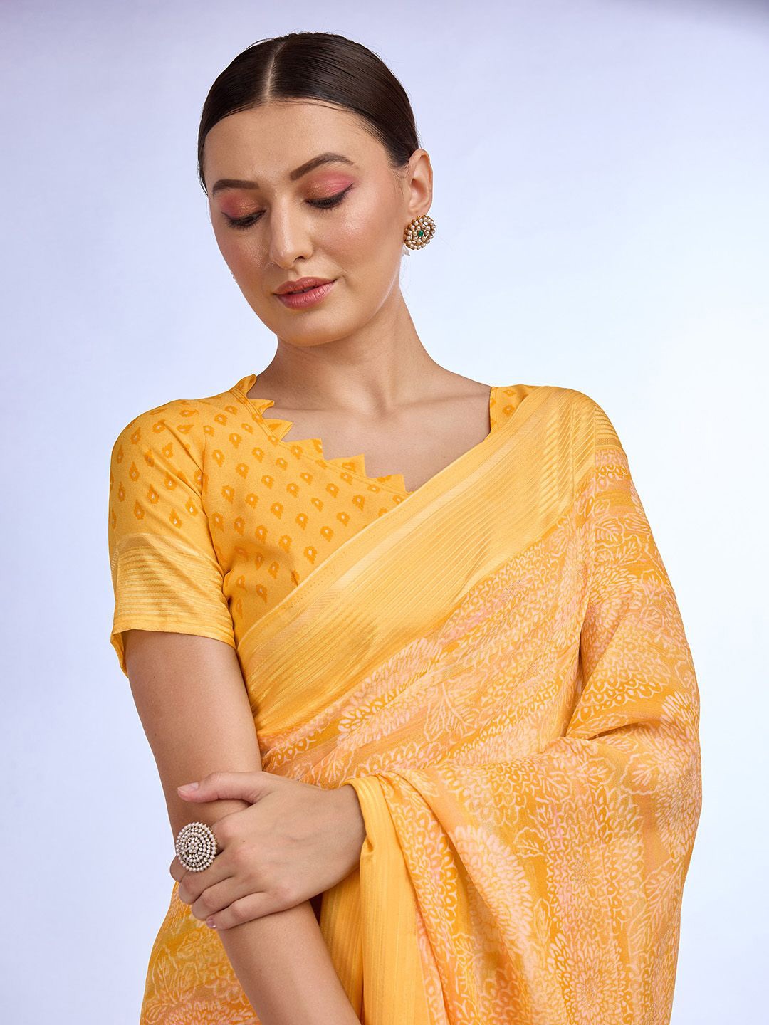 

Mitera Floral Pure Georgette Saree, Yellow