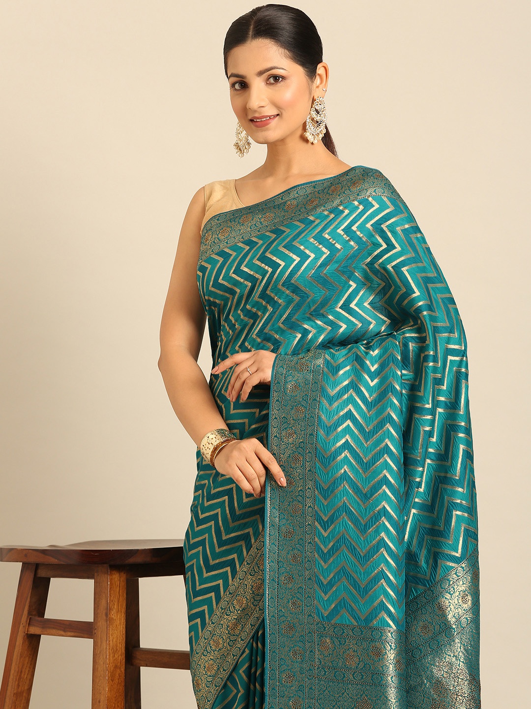 

MOHEY Geometric Embroidered Zari Saree, Blue