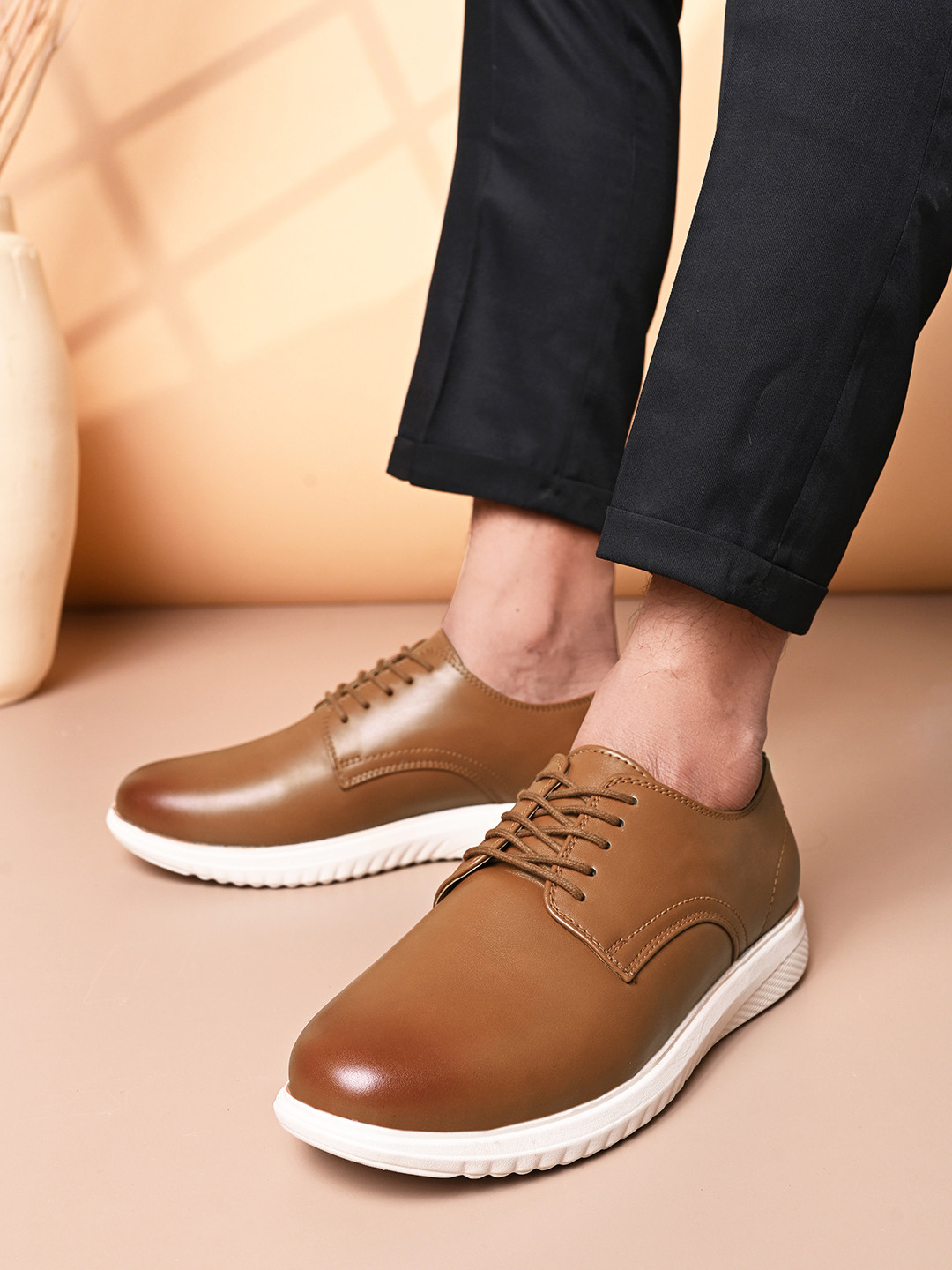 

Mast & Harbour Men Sneakers, Tan