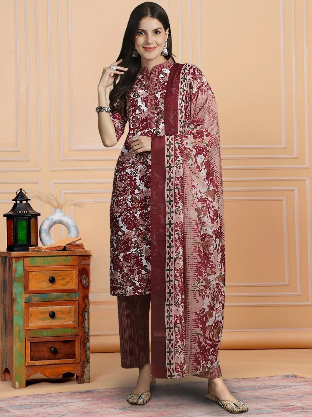 

7Threads Floral Printed Mandarin Collar Pure Cotton Straight Kurta with Trousers & Dupatta, Maroon