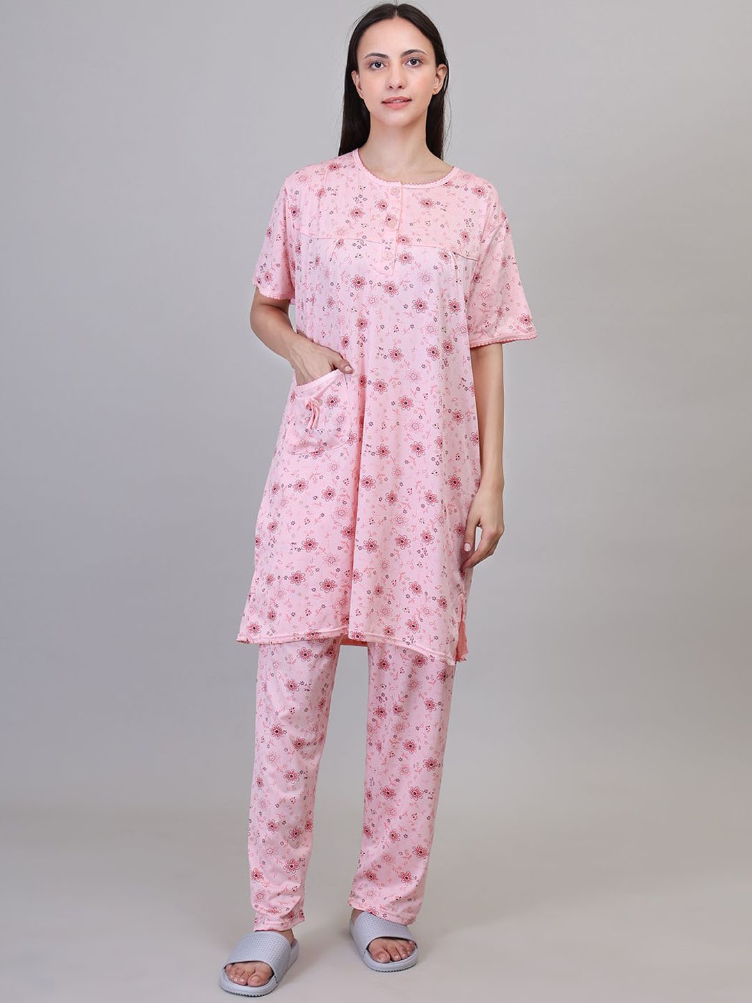 

Camey Women Floral Printed Night suit, Pink