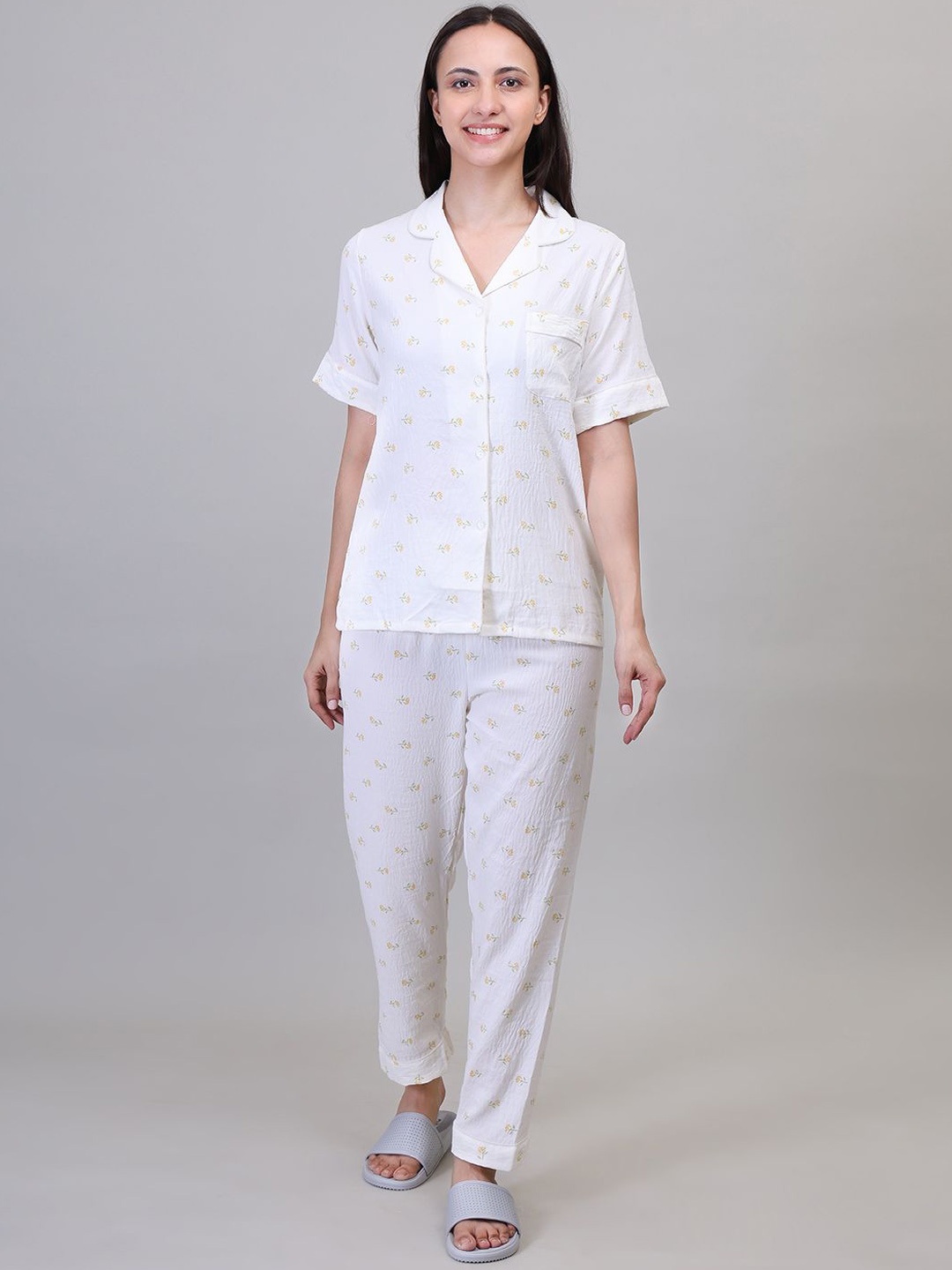 

Camey Women Printed Night suit, Cream