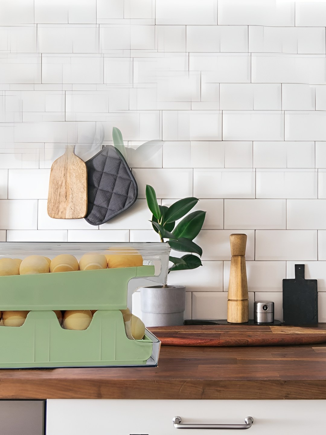 

HomeCloud Green & Transparent 24 Count Rolling Egg Keeper