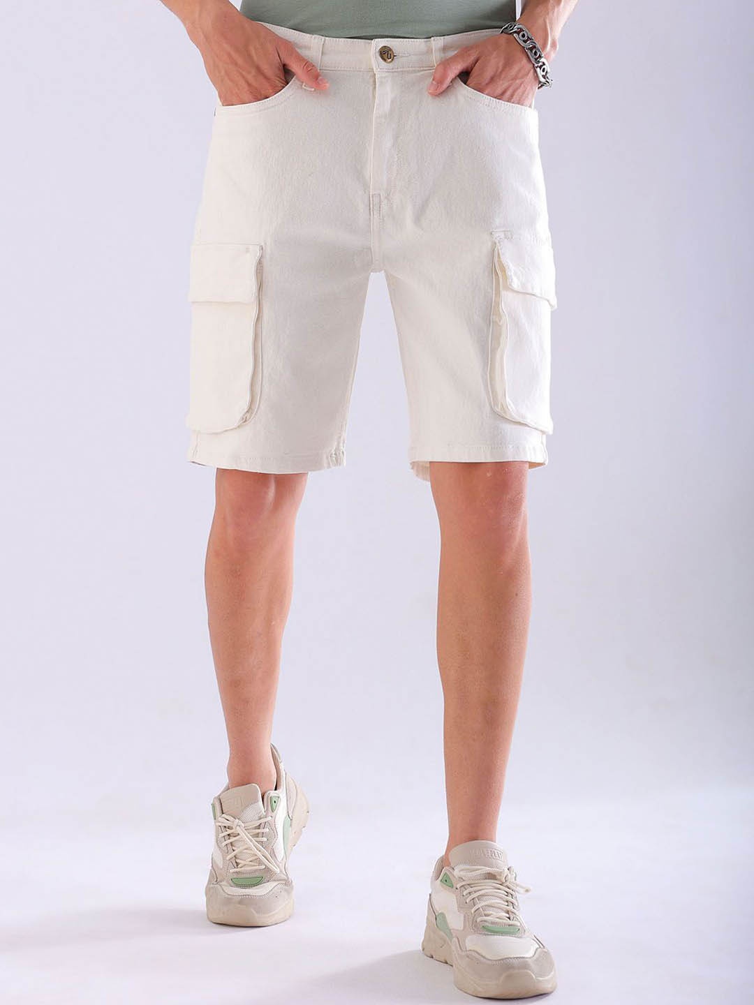 

The Indian Garage Co Men Outdoor Cargo Shorts, Off white