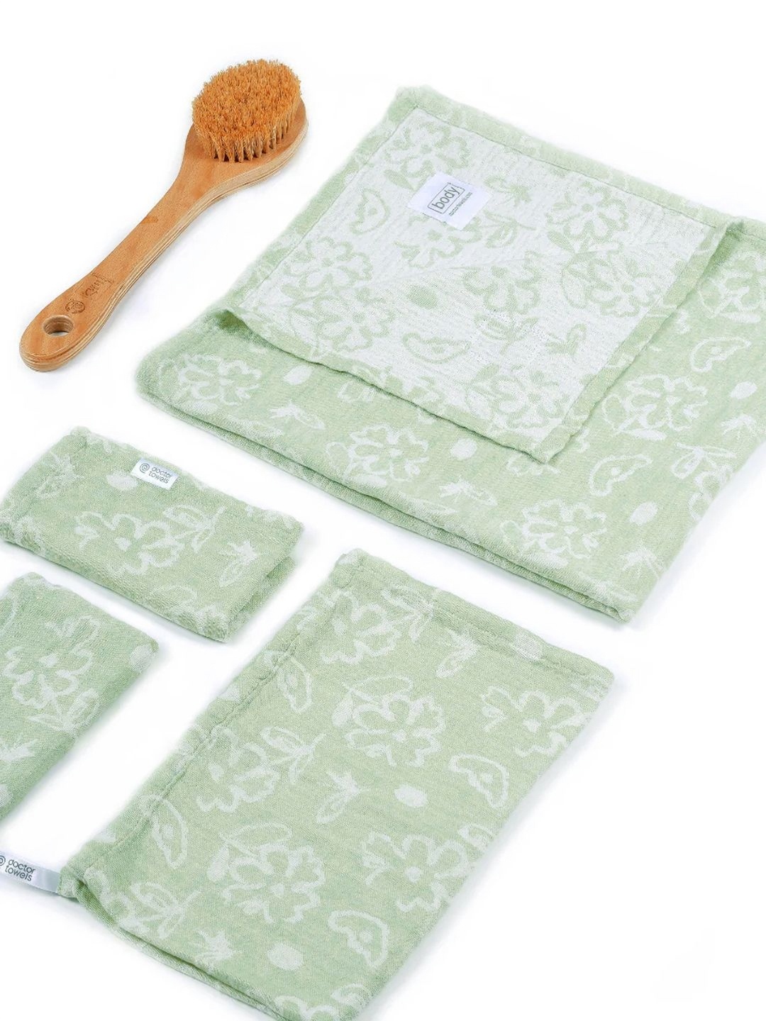 

Doctor Towels Green & White 4 Pieces Printed Banana Jacquard 300 GSM Towel Set