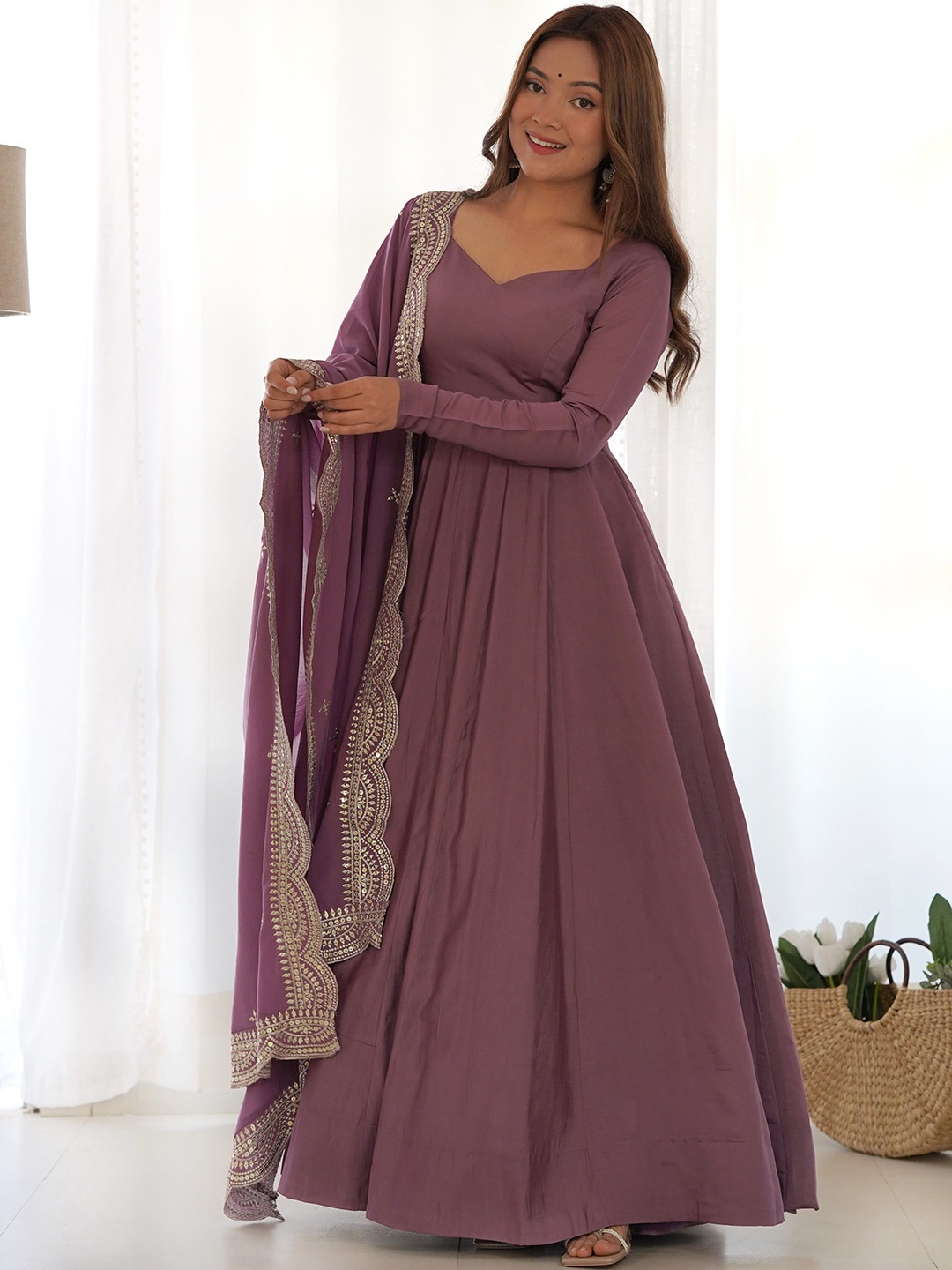

LABELKBBRAND Sweetheart Neck Fit and Flare Maxi Length Ethnic Dress With Dupatta, Lavender