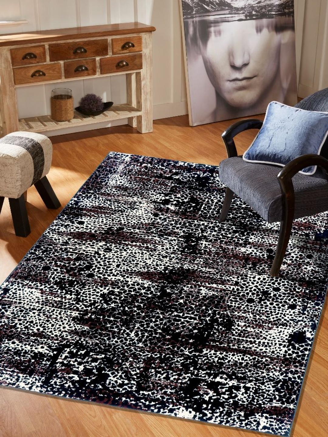 

MODEFE Black Abstract Printed Hand-Tufted Carpet