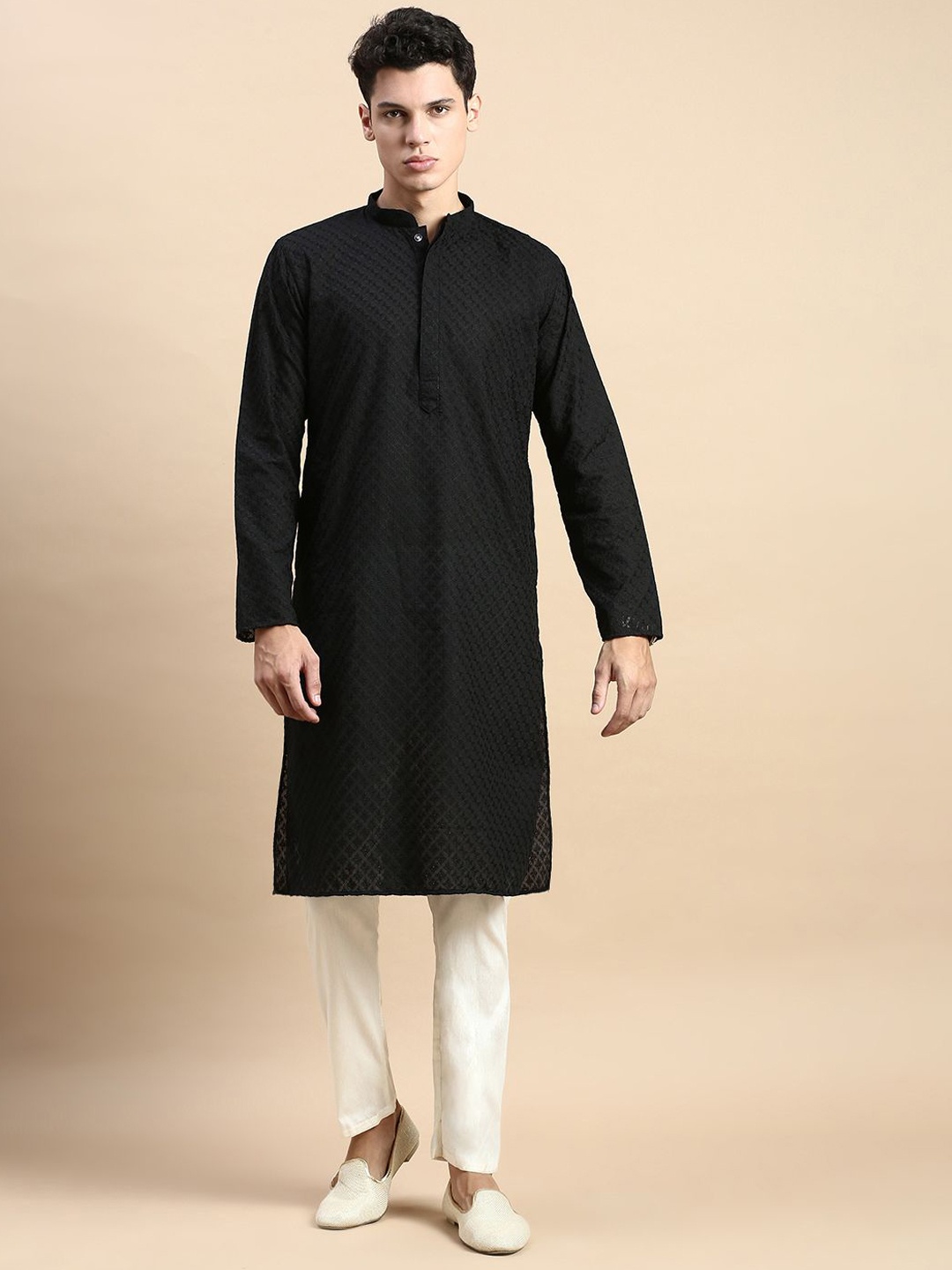 

Rishika Floral Embroidered Thread Work Mandarin Collar Pure Cotton Straight Kurta, Black