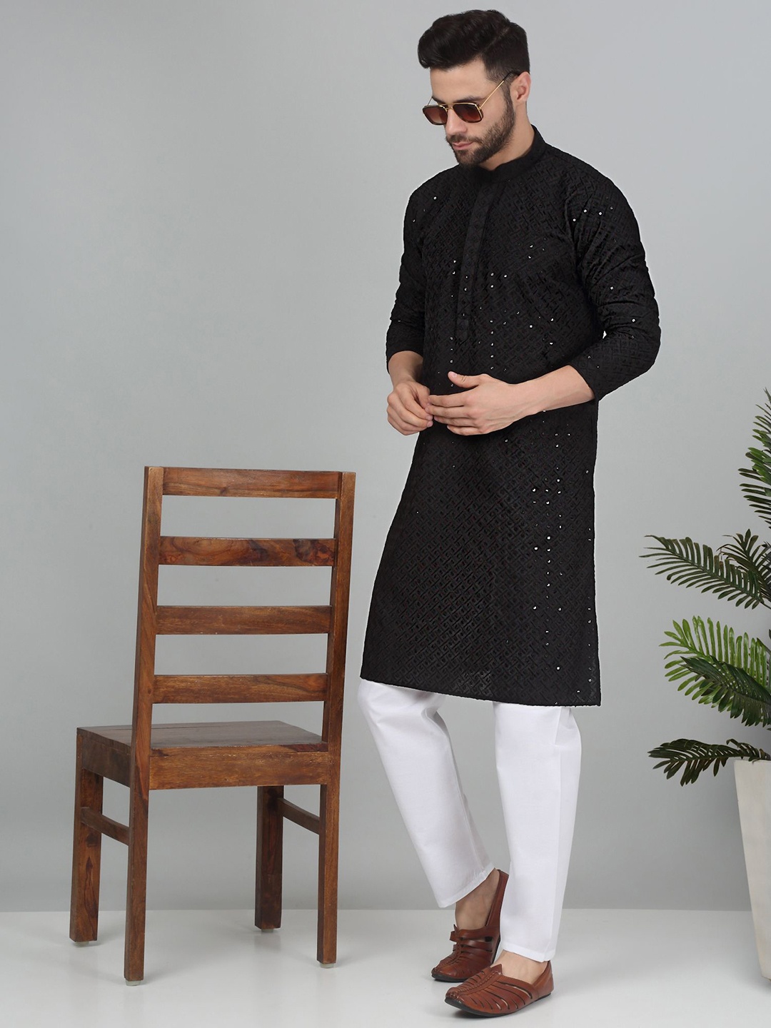 

KRAFT INDIA Geometric Embroidered Mandarin Collar Sequins Straight Kurta, Black