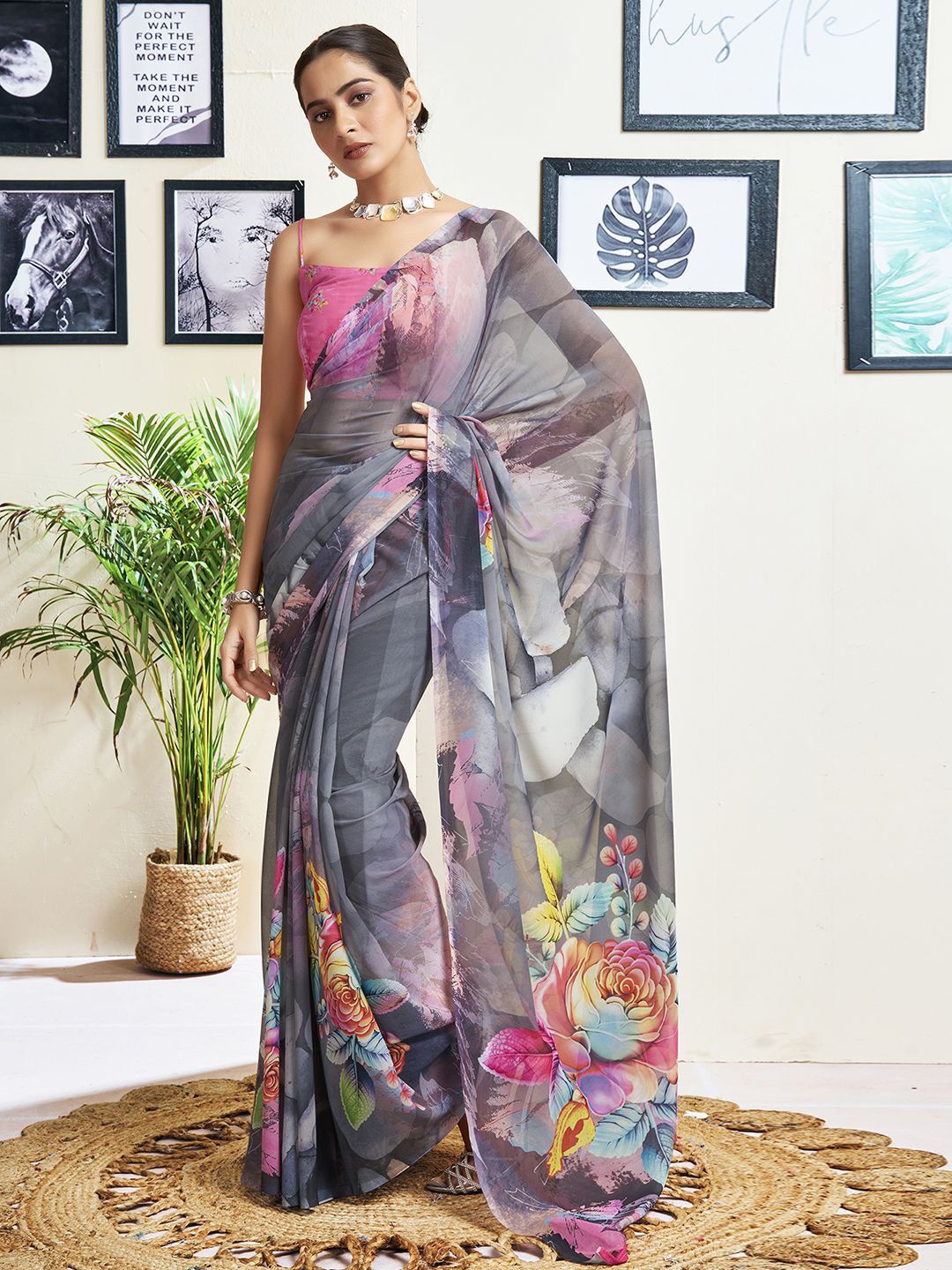 

Satrani Women Floral Pure Georgette Saree, Grey