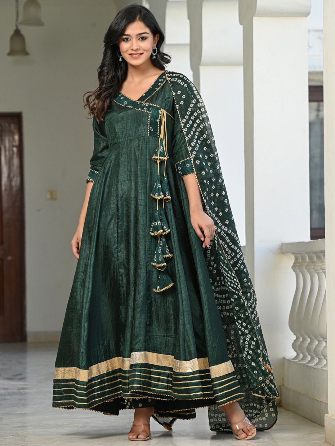 

Indi INSIDE Printed V-Neck Angrakha Gotta Patti Anarkali Kurta With Trousers & Dupatta, Green
