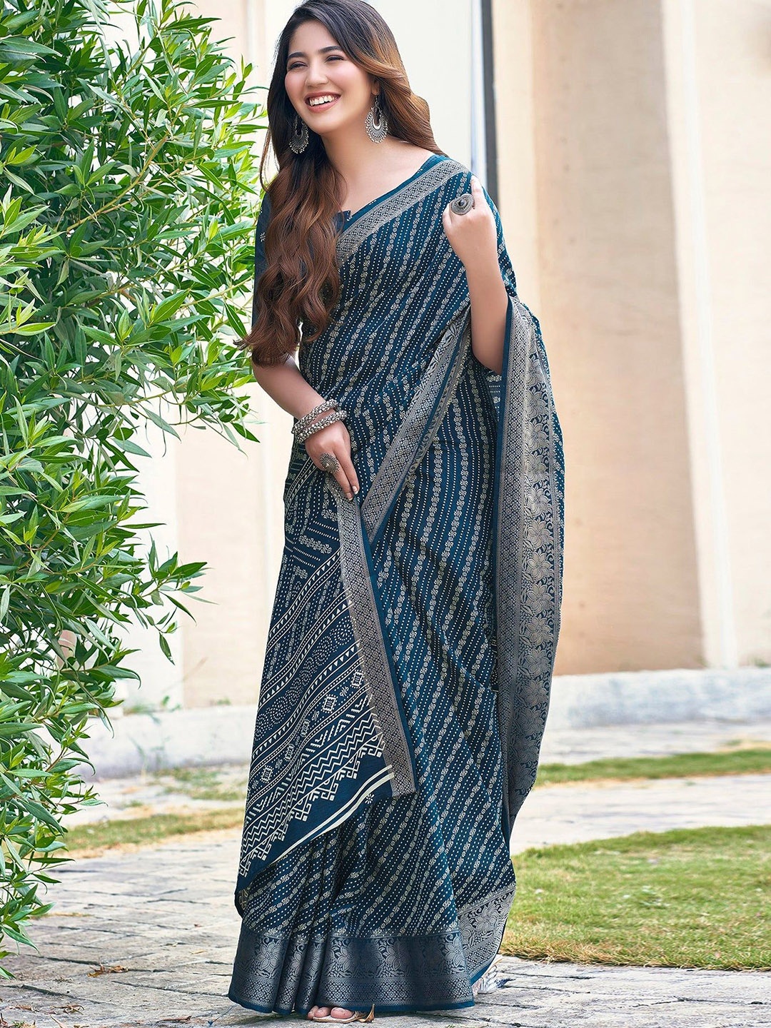 

SANJANA SILK Ethnic Motifs Zari Chanderi Saree, Teal