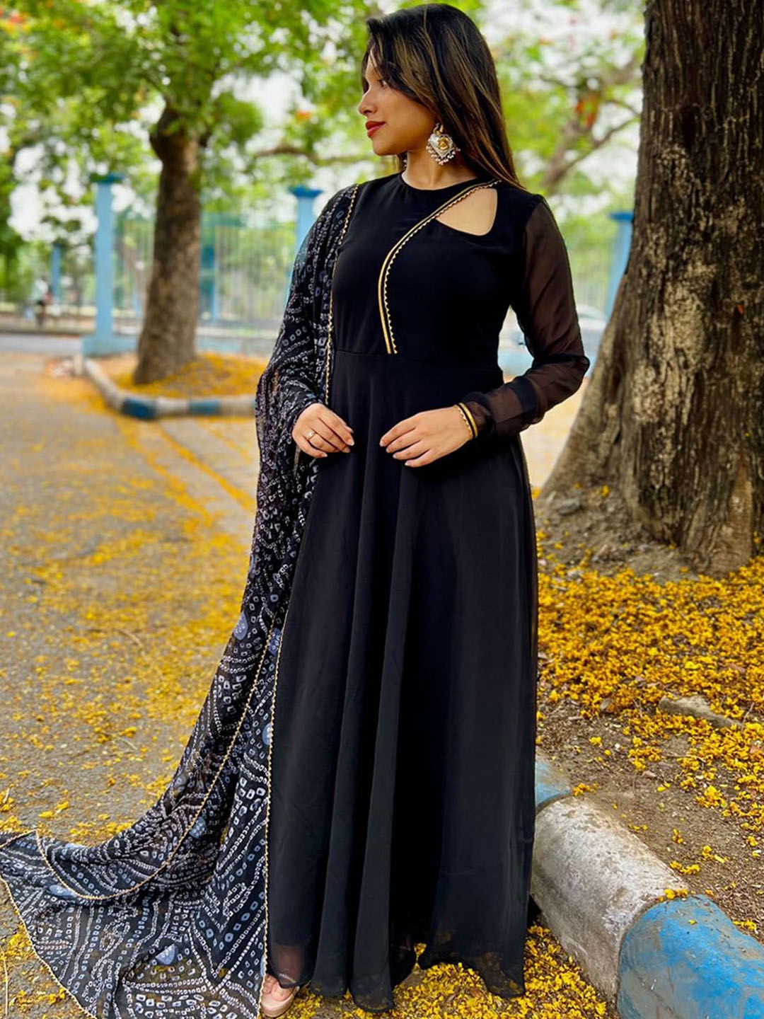 

NUD Stylised Neck Gotta Patti Georgette Anarkali Kurta With Dupatta, Black