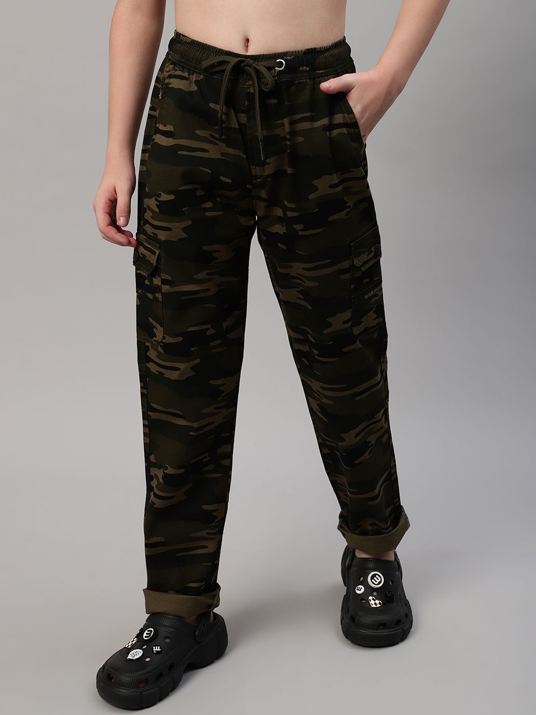 

Cantabil Boys Camouflage Printed Flat-Front Cargo Joggers, Olive