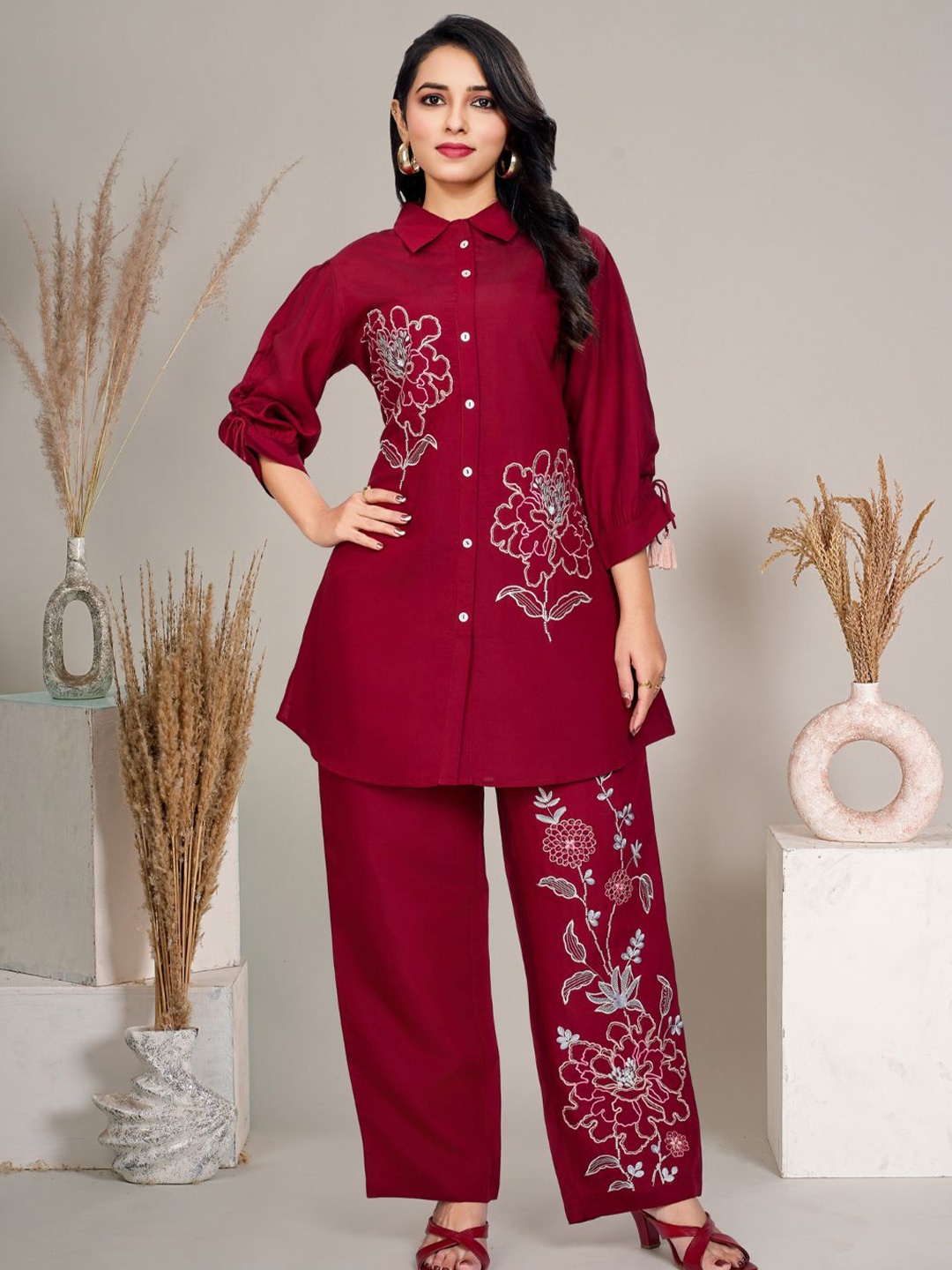 

Kaftanize Floral Embroidered Shirt With Trousers, Maroon