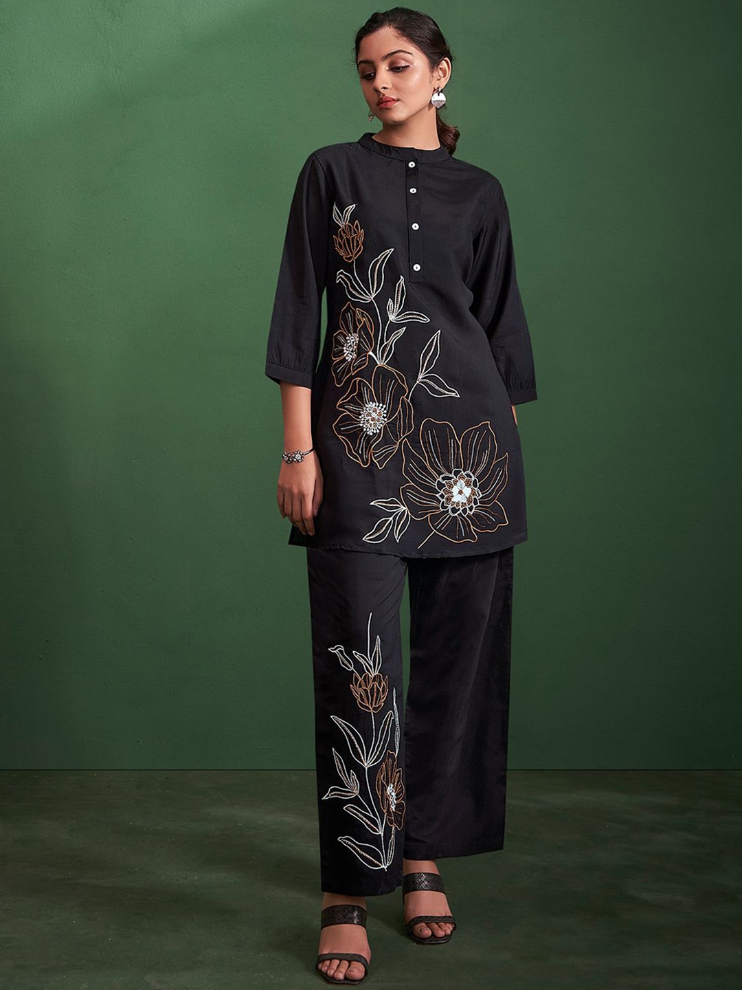 

Kaftanize Embroidered Band Collar Tunic With Trouser, Black