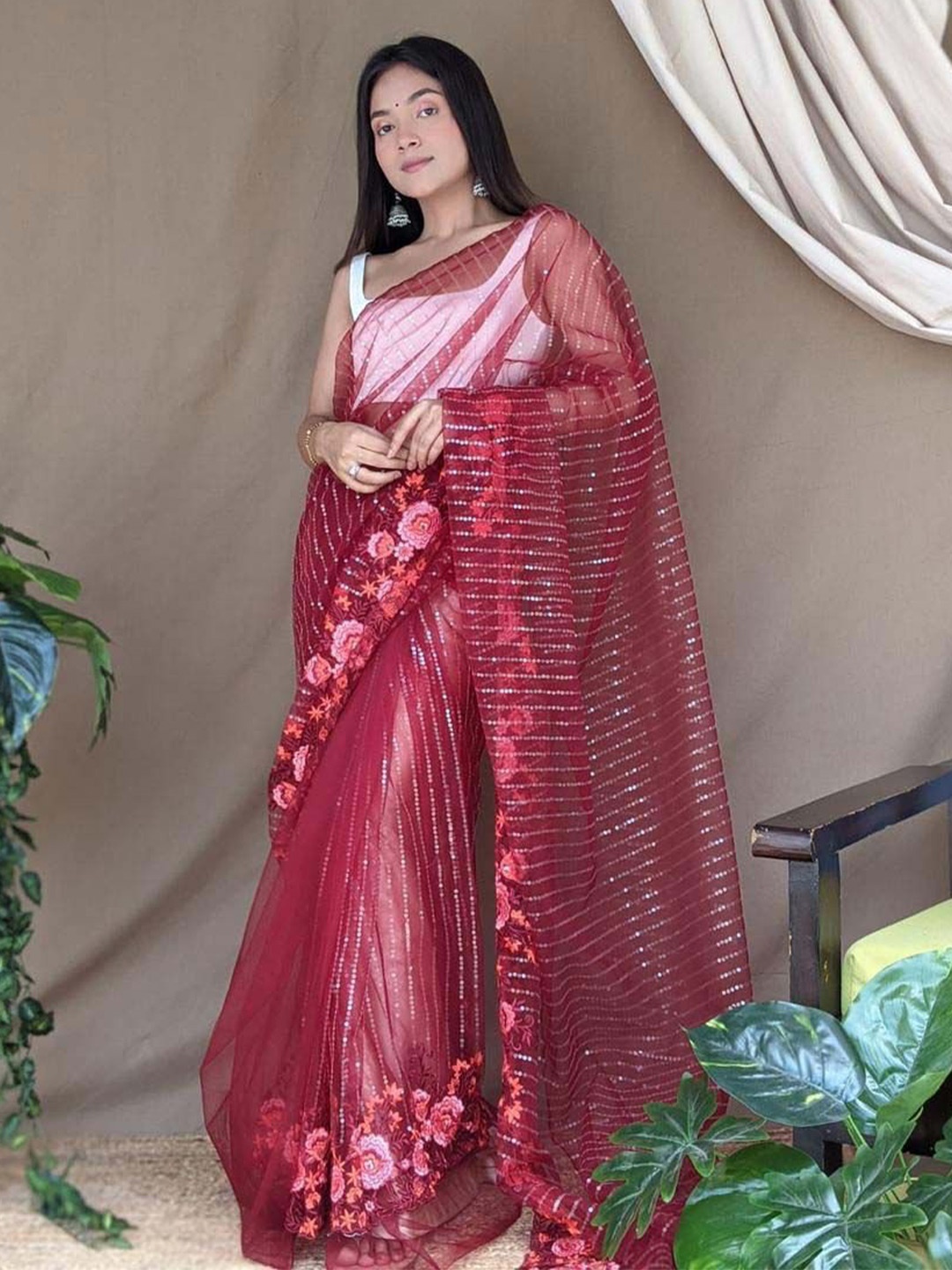 

VAMSEE Embellished Sequinned Striped Net Saree, Red