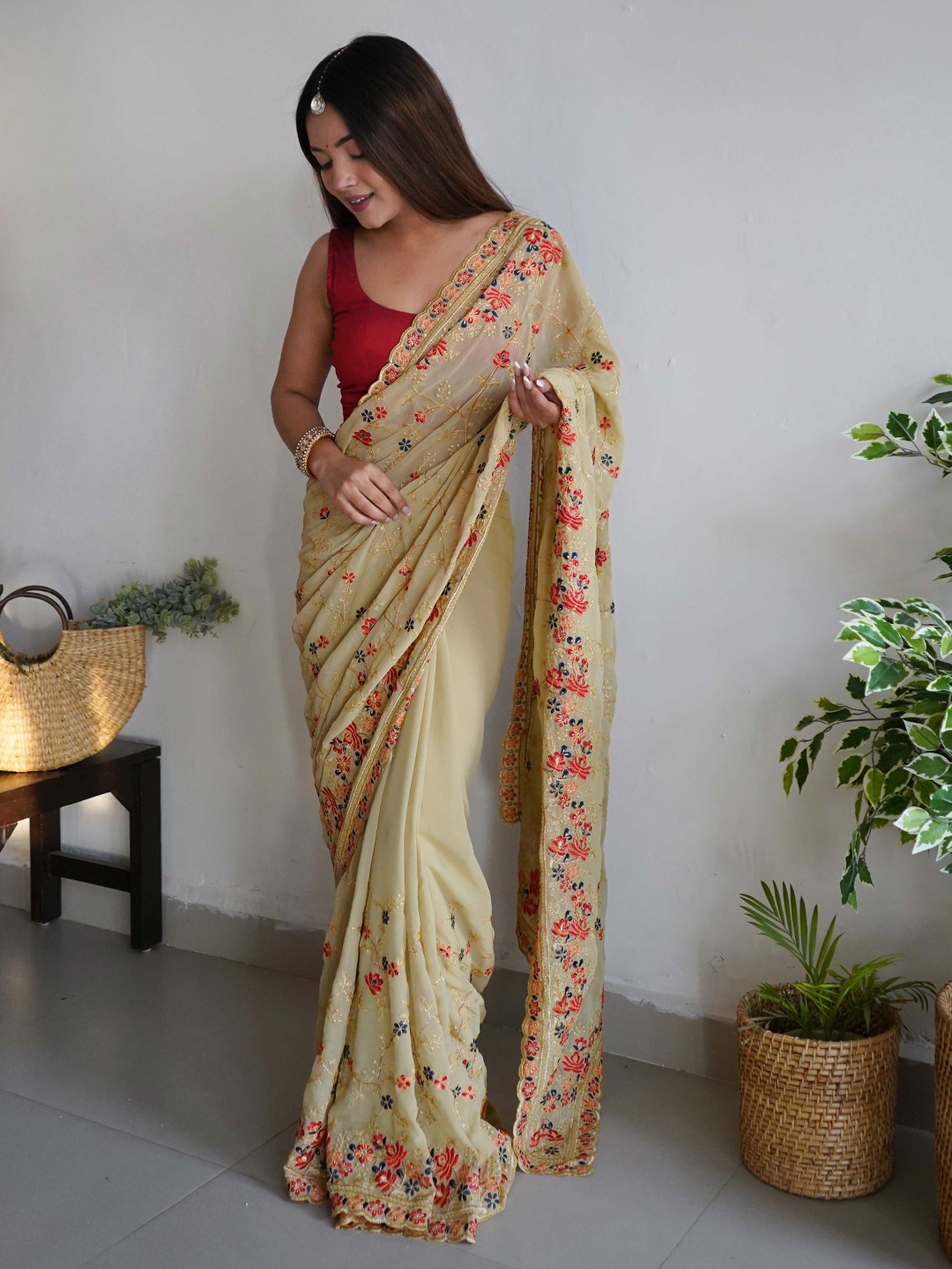 

VAMSEE Poly Georgette Floral Embroidered Festive Celebrity Saree, Yellow