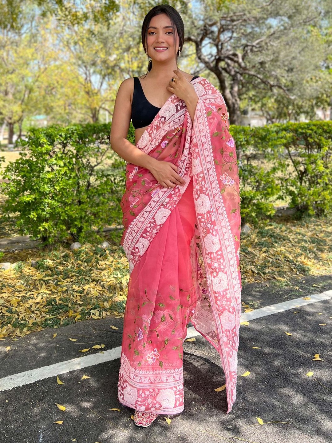 

VAMSEE Floral Embroidered Organza Saree, Pink
