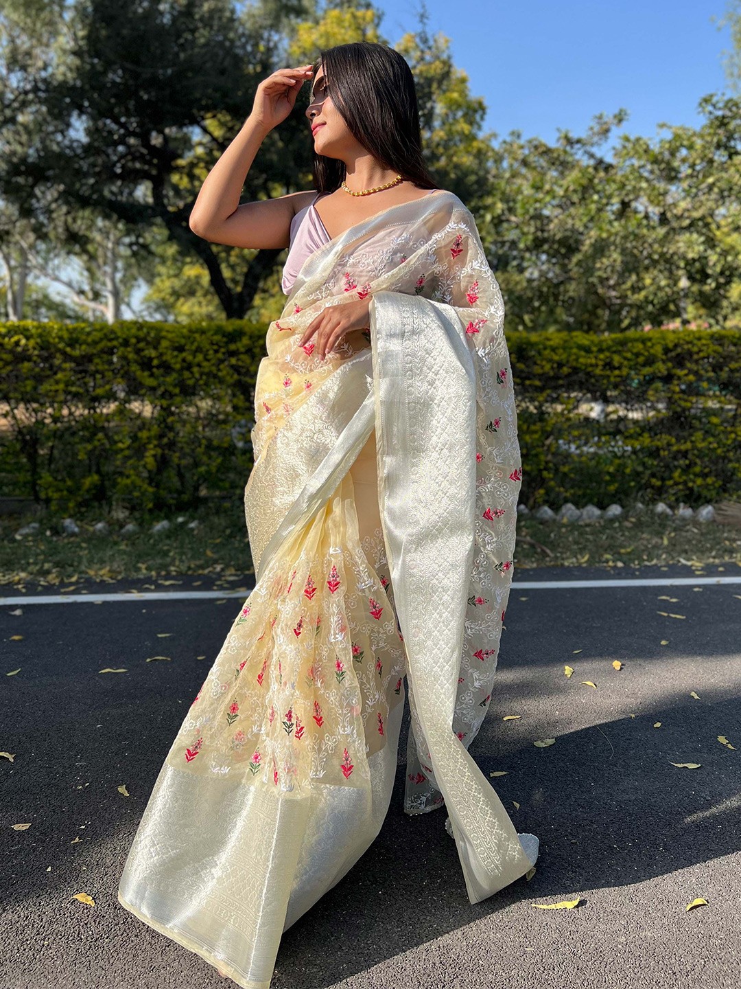 

VAMSEE Floral Embroidered Organza Saree, Yellow