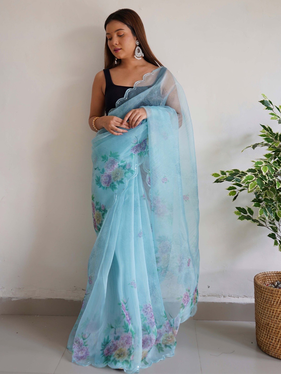 

VAMSEE Floral Embroidered Organza Saree, Teal